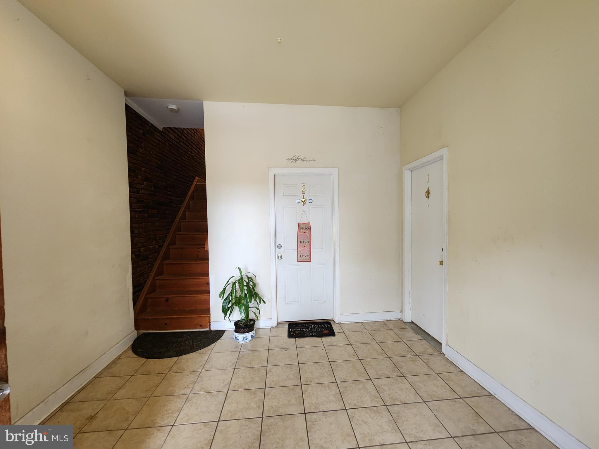 947 BROOKS LANE 1