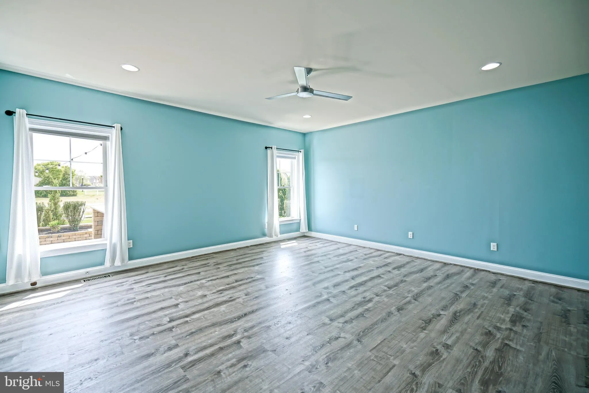 Lewes, Delaware 19958, United States, 5 Bedrooms Bedrooms, ,3 BathroomsBathrooms,Residential,Contingent,121564