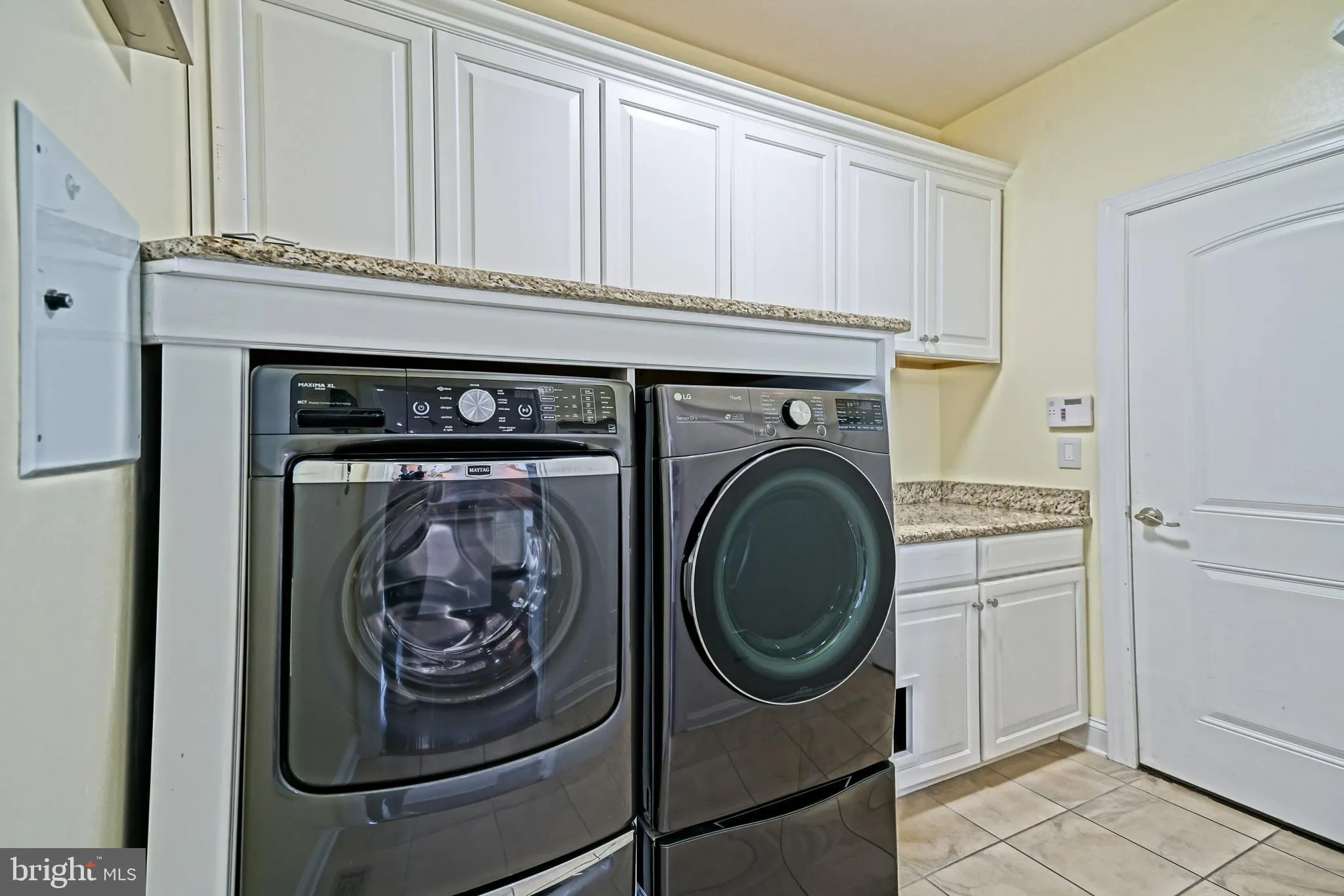 Lewes, Delaware 19958, United States, 5 Bedrooms Bedrooms, ,3 BathroomsBathrooms,Residential,Contingent,121564