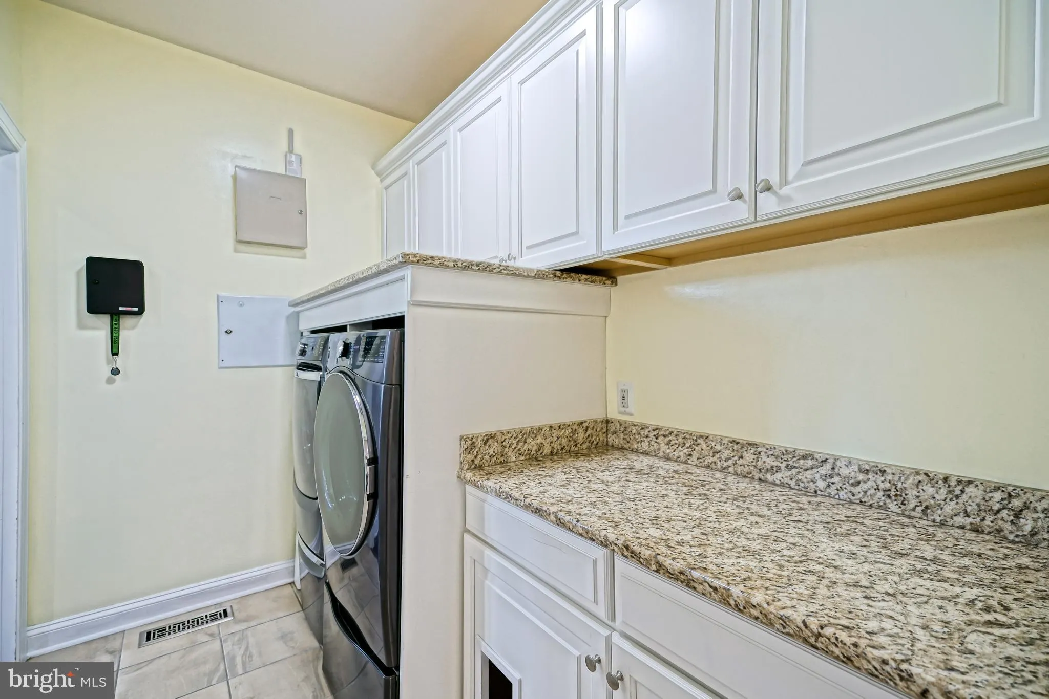 Lewes, Delaware 19958, United States, 5 Bedrooms Bedrooms, ,3 BathroomsBathrooms,Residential,Contingent,121564