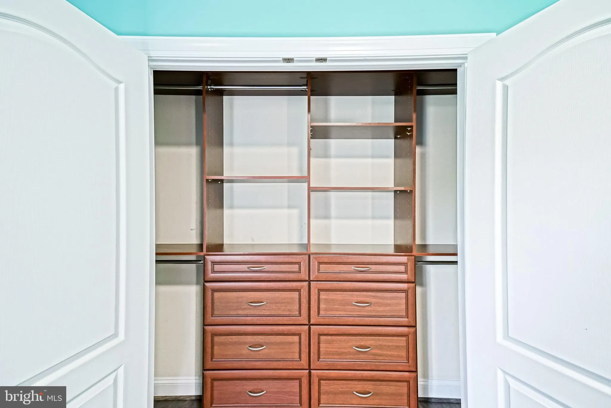 Lewes, Delaware 19958, United States, 5 Bedrooms Bedrooms, ,3 BathroomsBathrooms,Residential,Contingent,121564