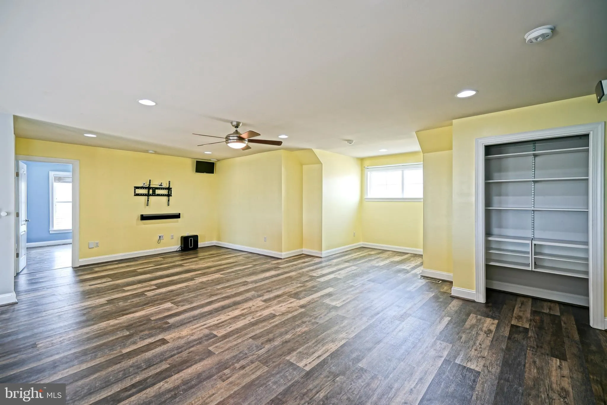 Lewes, Delaware 19958, United States, 5 Bedrooms Bedrooms, ,3 BathroomsBathrooms,Residential,Contingent,121564