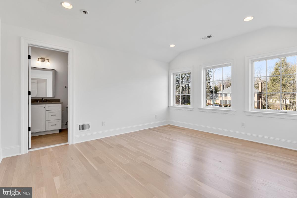 ARROWOOD - Residential