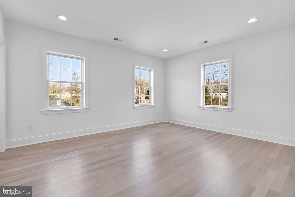 ARROWOOD - Residential