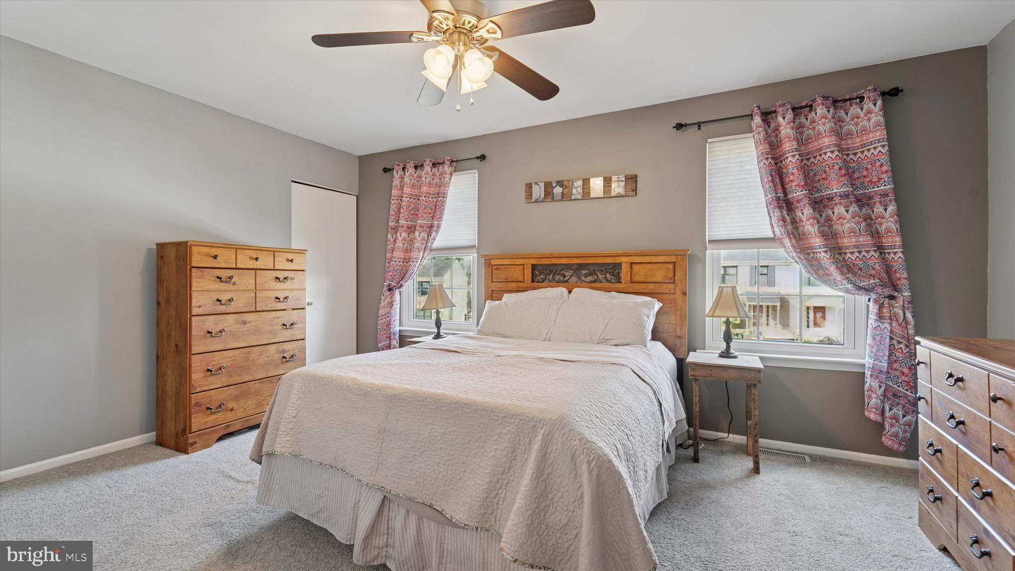 CAMBRIDGE SQ - Residential