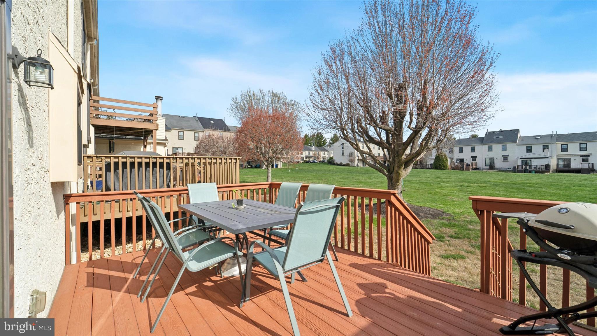 CAMBRIDGE SQ - Residential