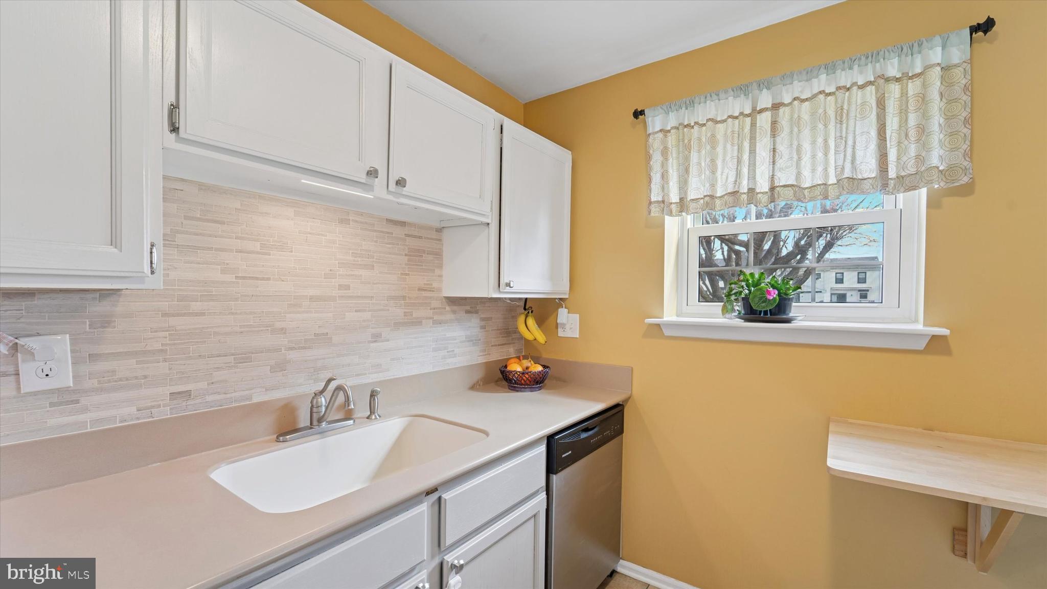 CAMBRIDGE SQ - Residential