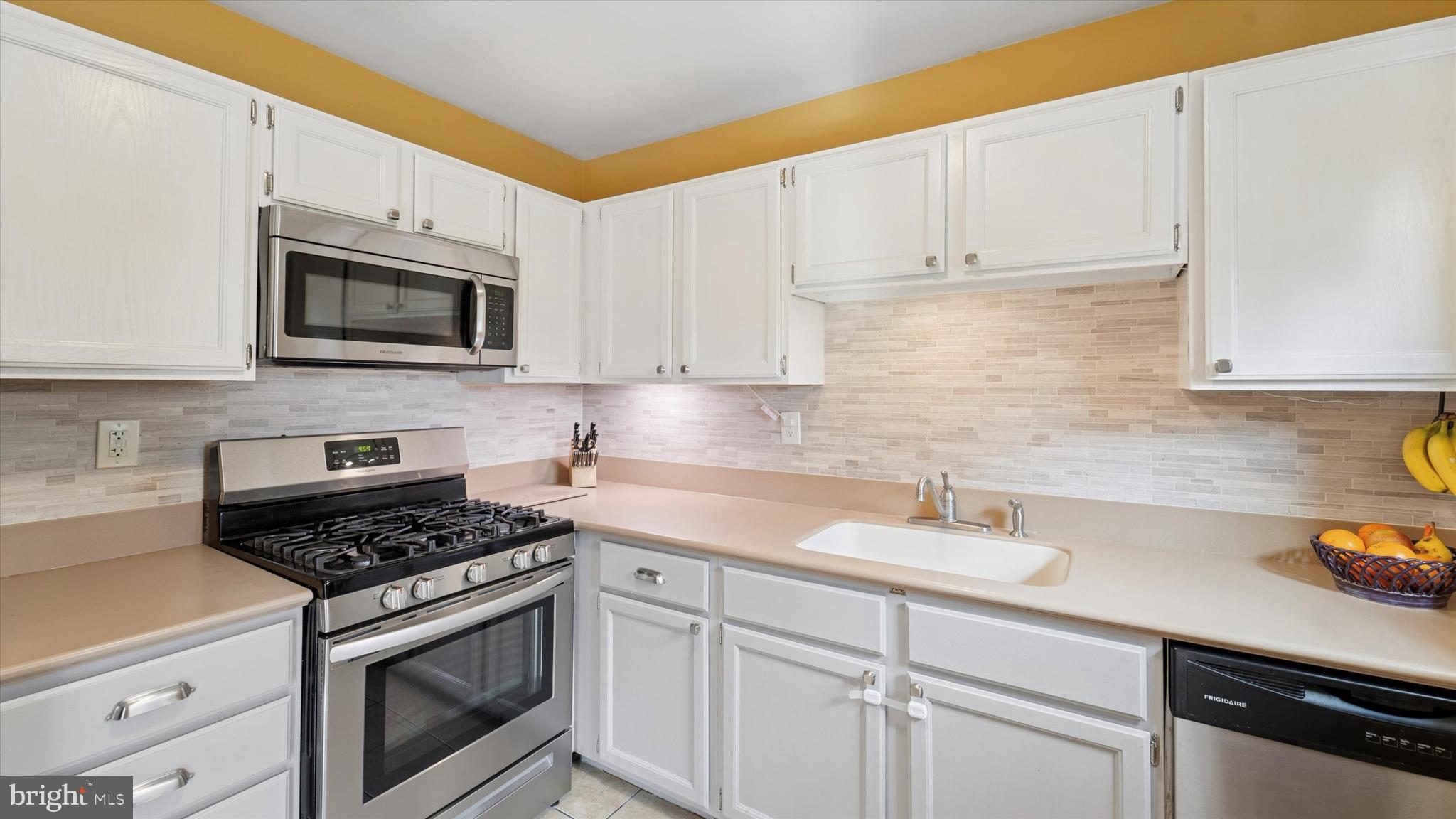 CAMBRIDGE SQ - Residential