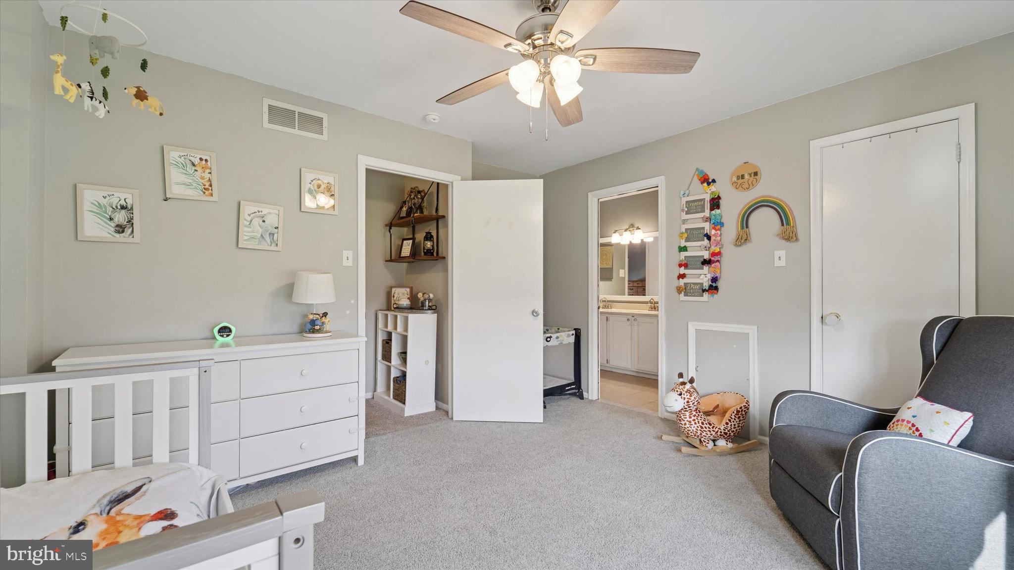 CAMBRIDGE SQ - Residential