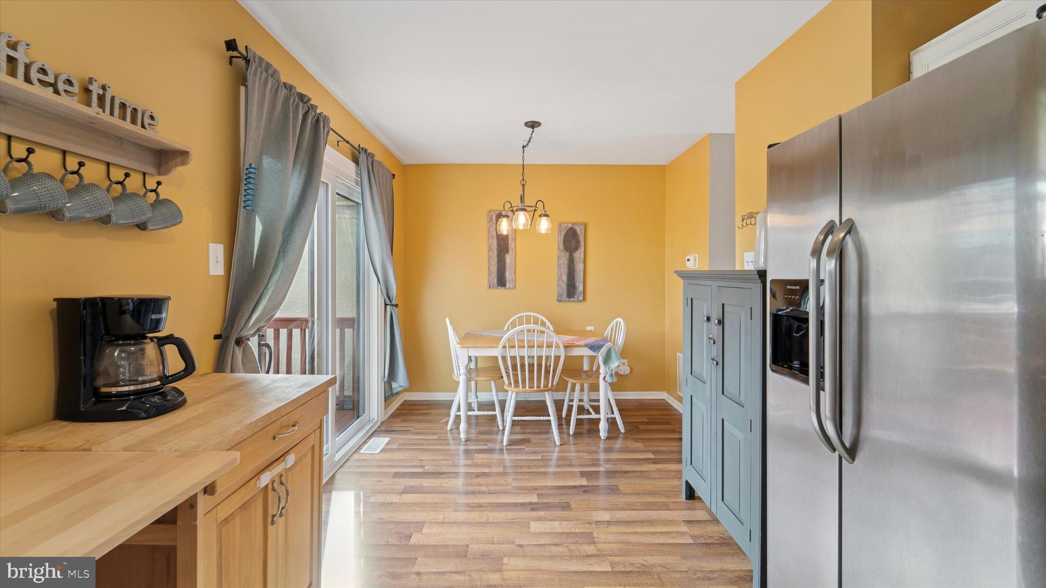 CAMBRIDGE SQ - Residential