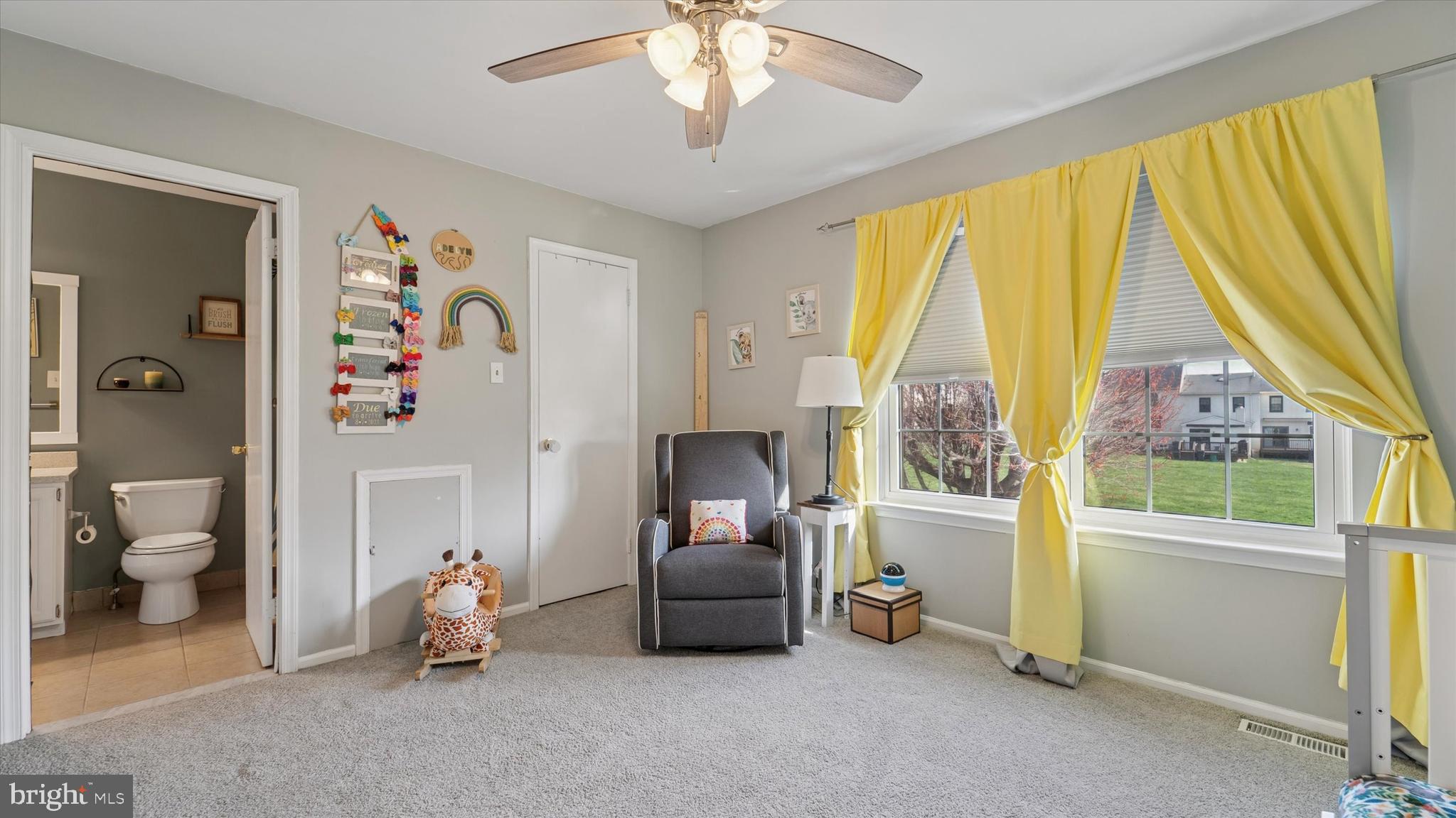 CAMBRIDGE SQ - Residential