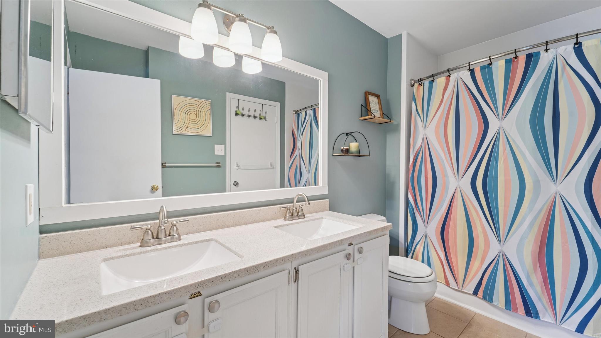 CAMBRIDGE SQ - Residential