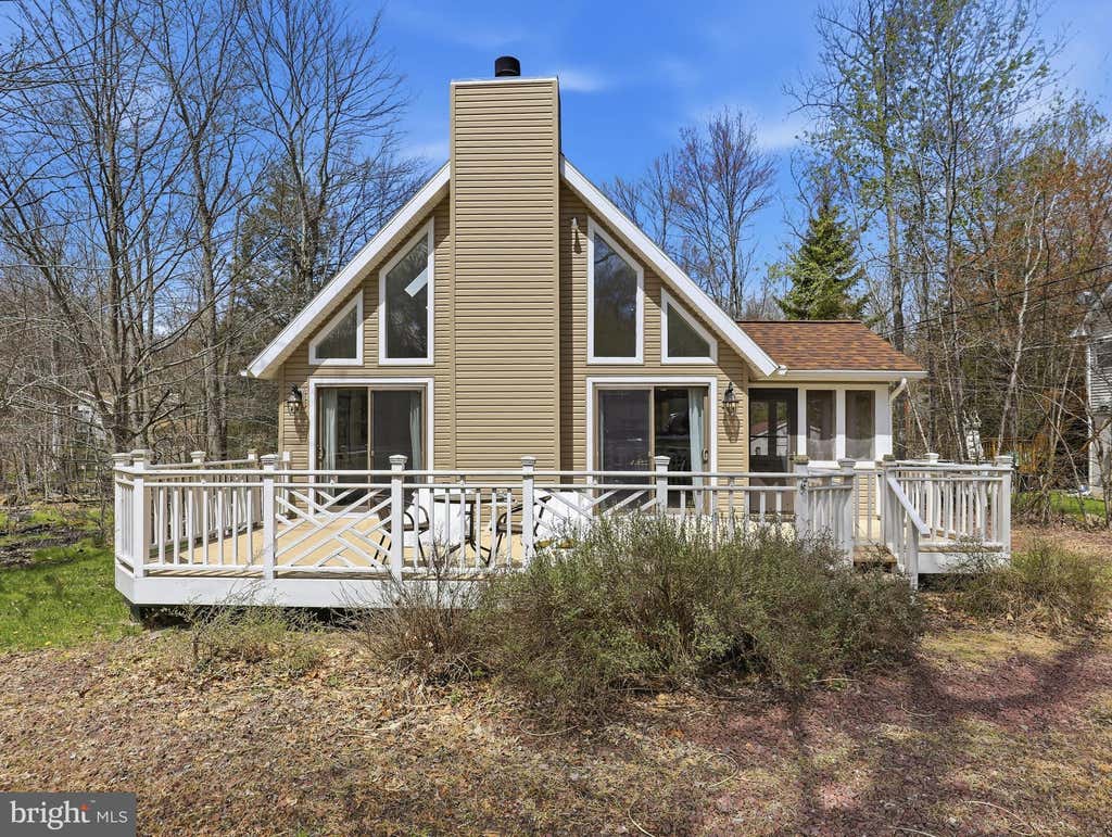 Photo of 61 Floral Drive, GOULDSBORO, PA 18424 (MLS # PALW2000822)