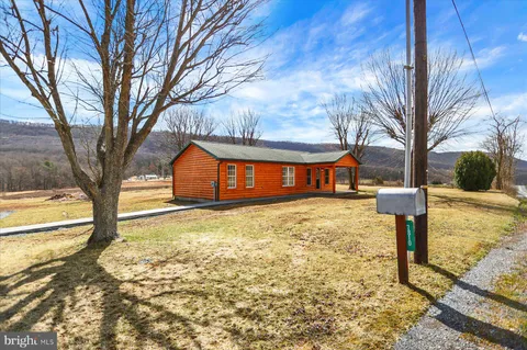 7810 Horse Valley Road, East Waterford, PA MLS: PAPY2006954