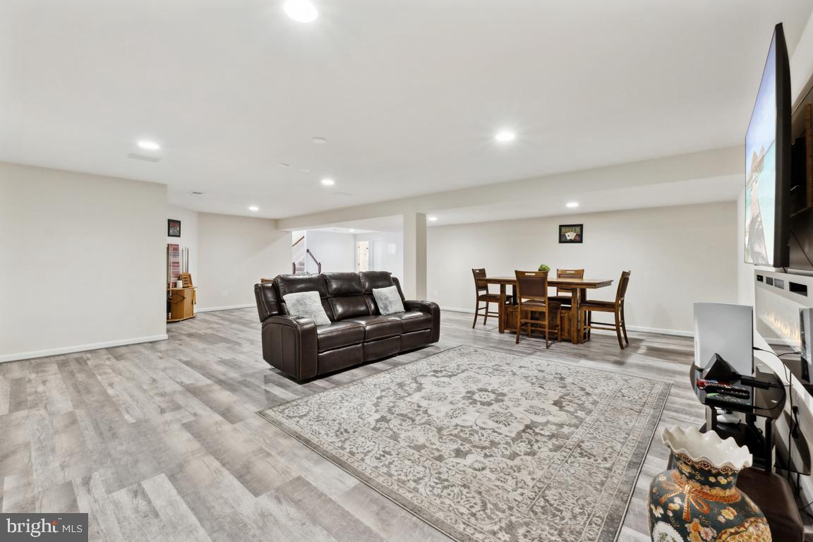 BROOKSIDE - Residential