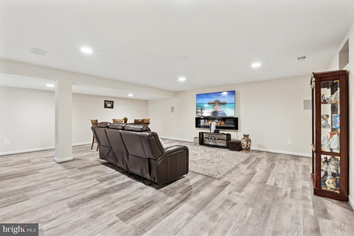 BROOKSIDE - Residential