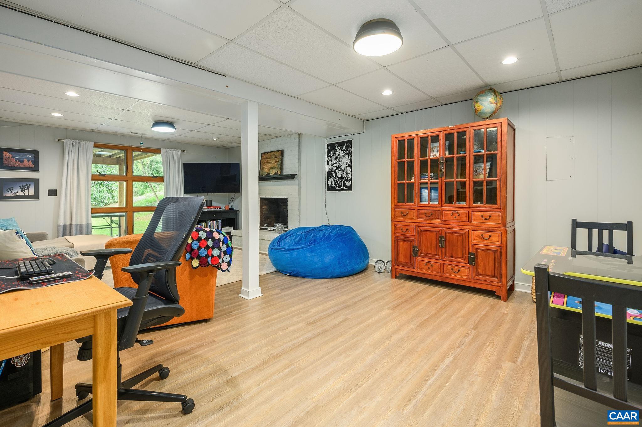 LEWIS HILLS - Residential