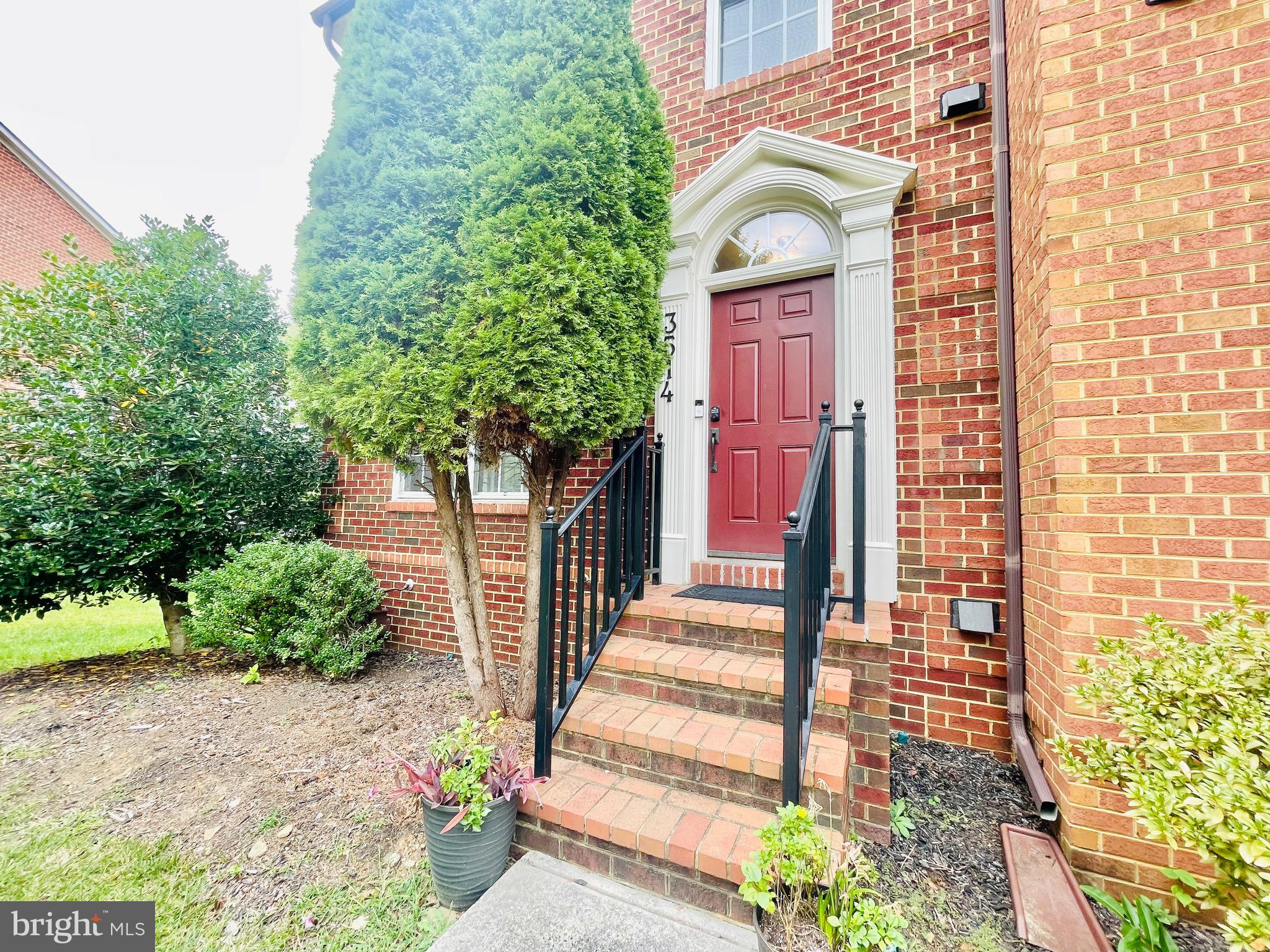 VILLAGES OF URBANA - Residential Lease