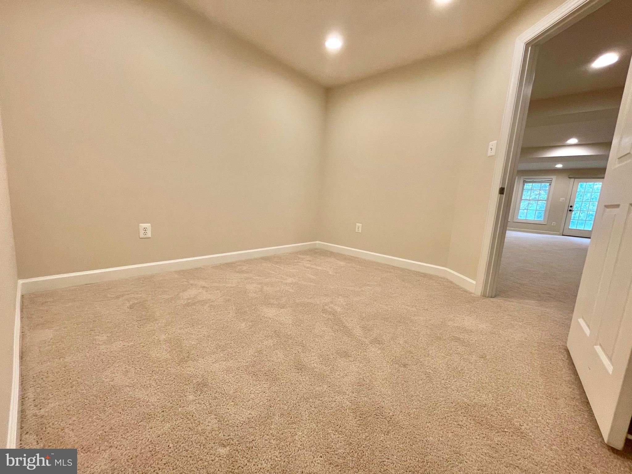 VILLAGES OF URBANA - Residential Lease