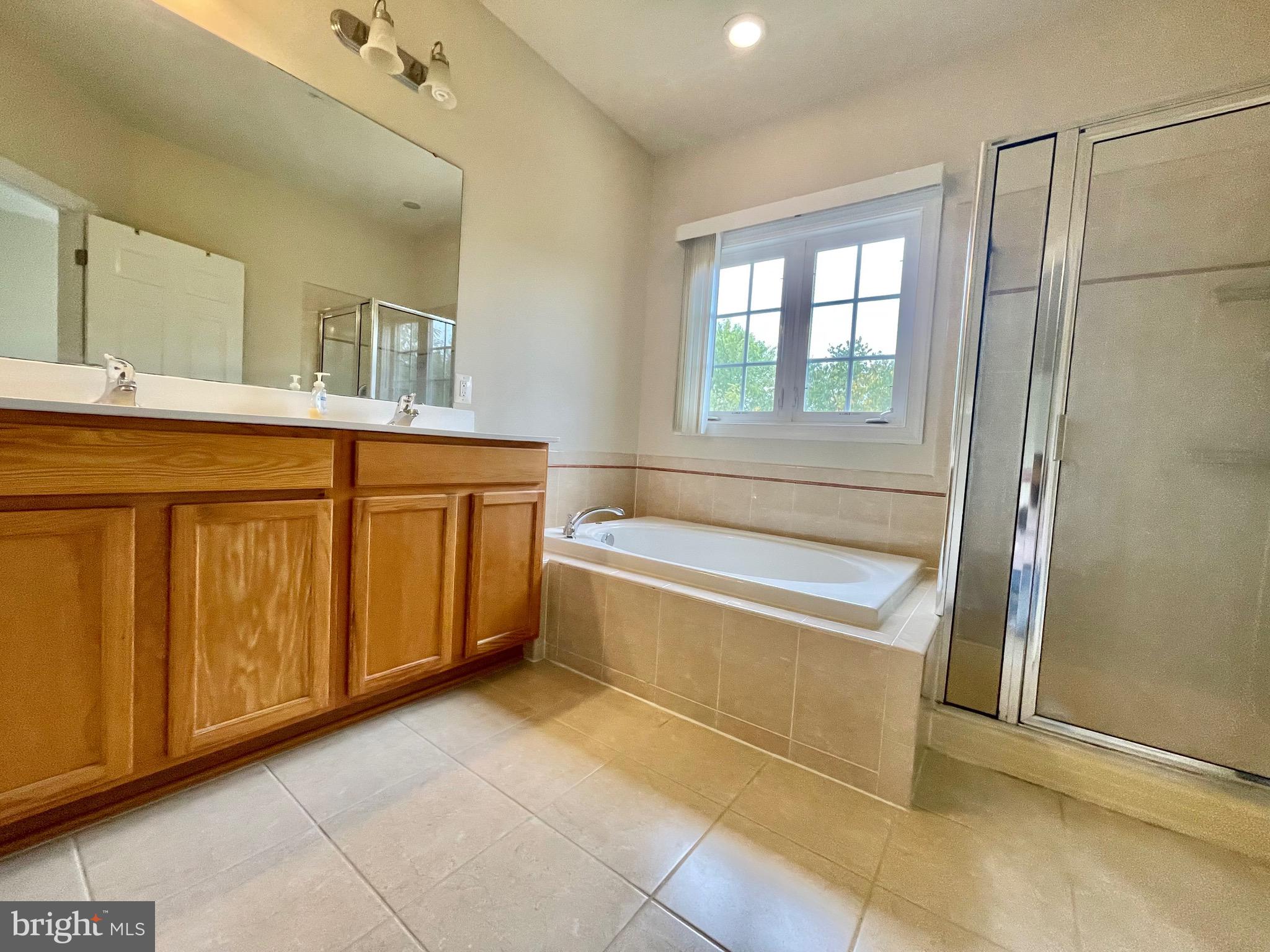 VILLAGES OF URBANA - Residential Lease