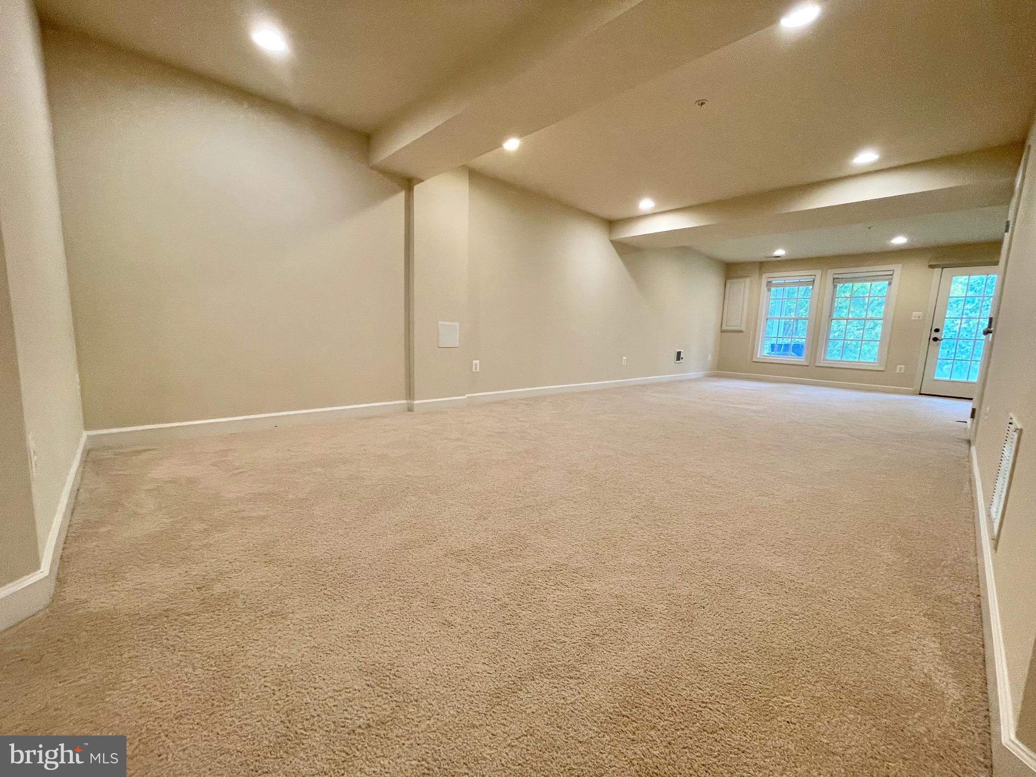 VILLAGES OF URBANA - Residential Lease