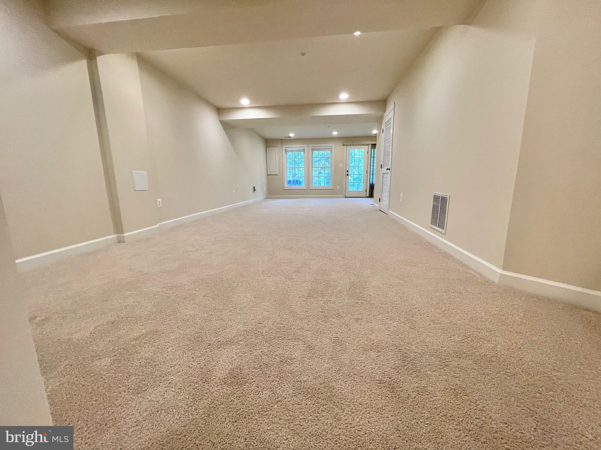 VILLAGES OF URBANA - Residential Lease