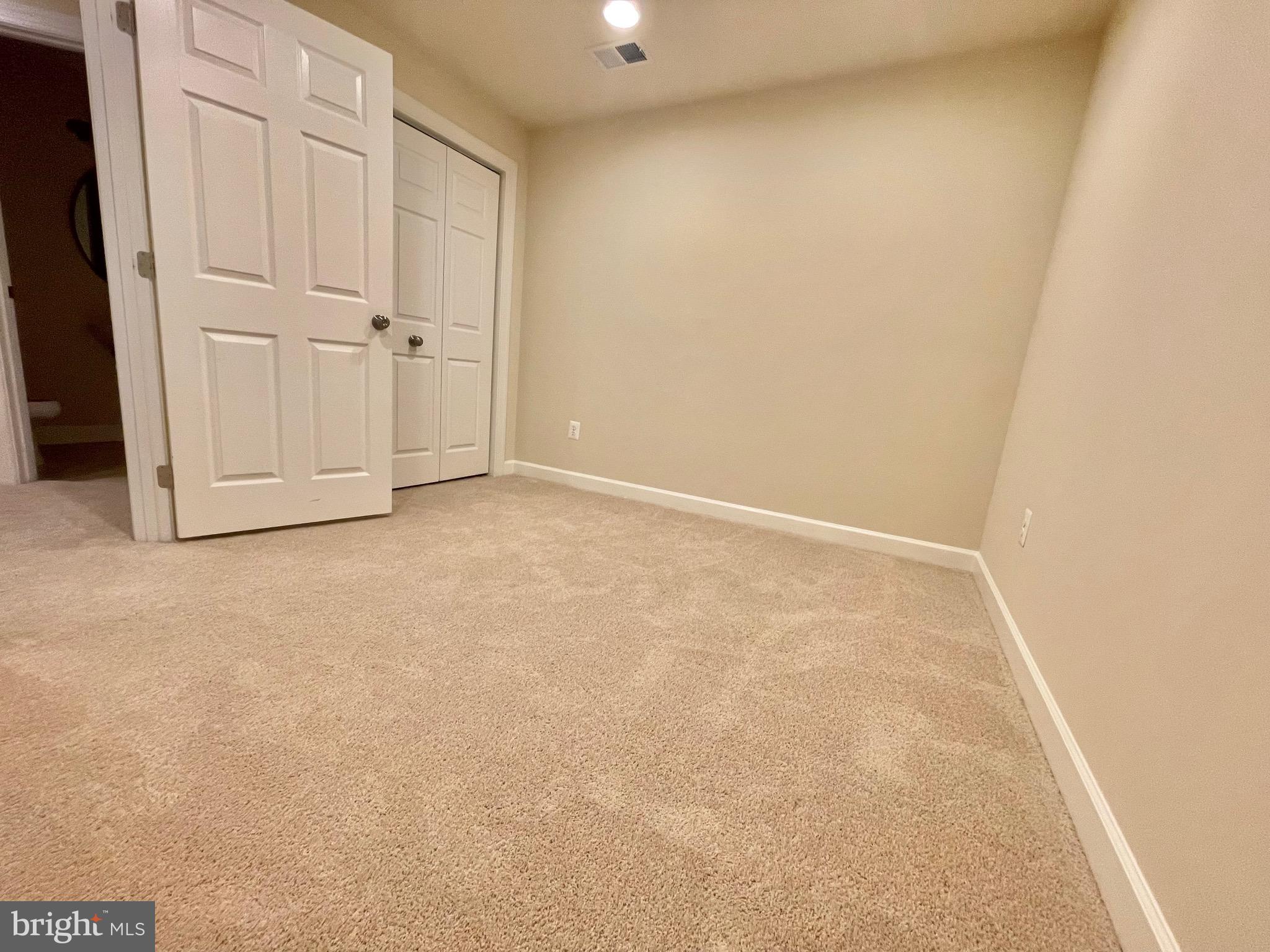 VILLAGES OF URBANA - Residential Lease