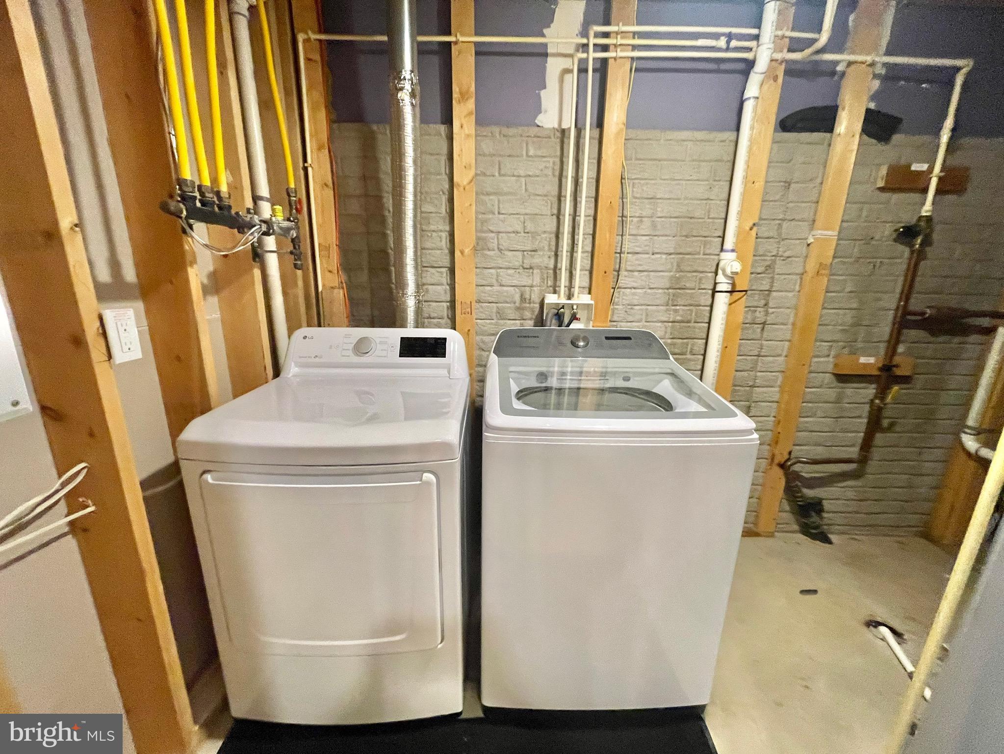 VILLAGES OF URBANA - Residential Lease