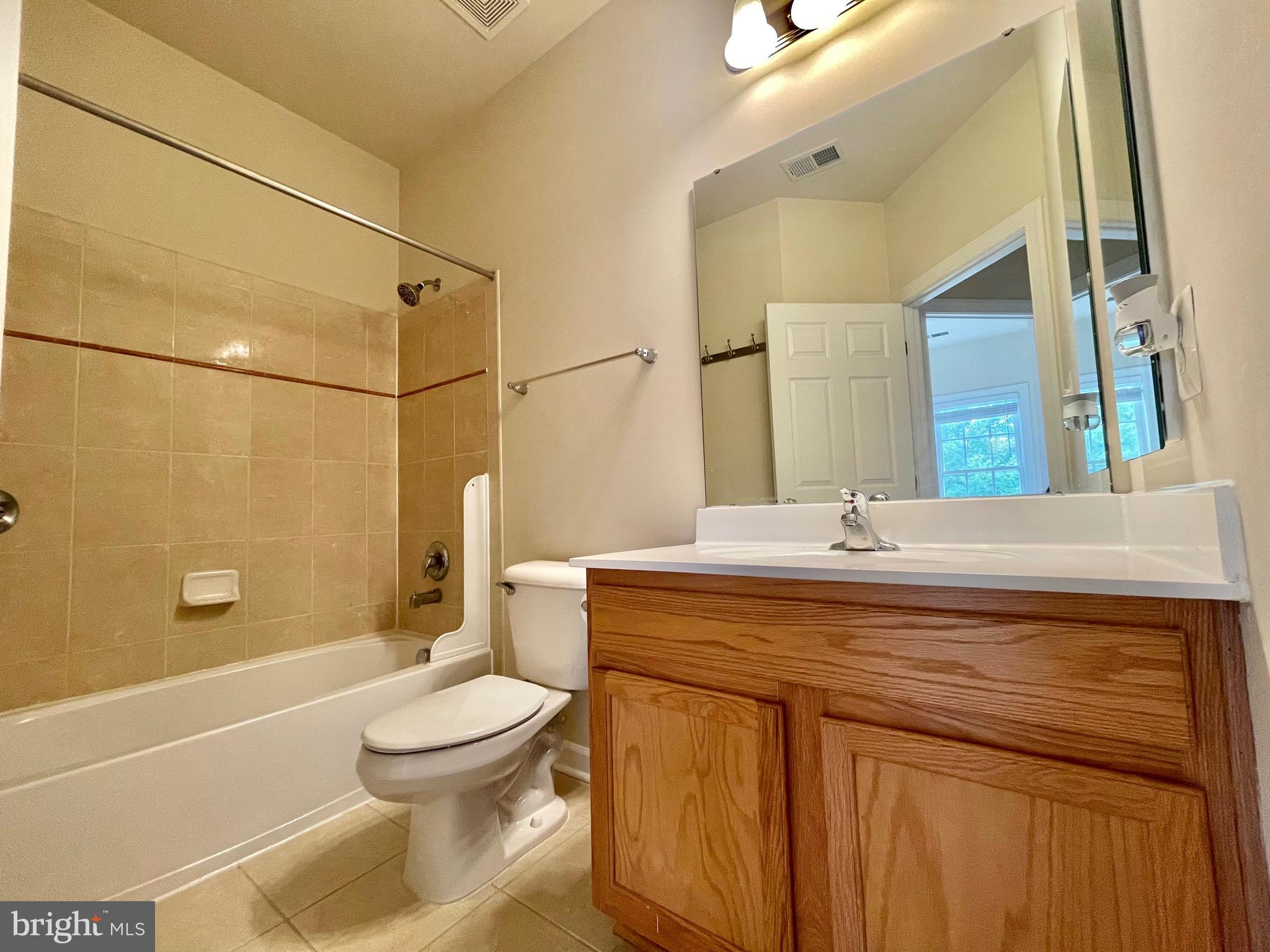 VILLAGES OF URBANA - Residential Lease