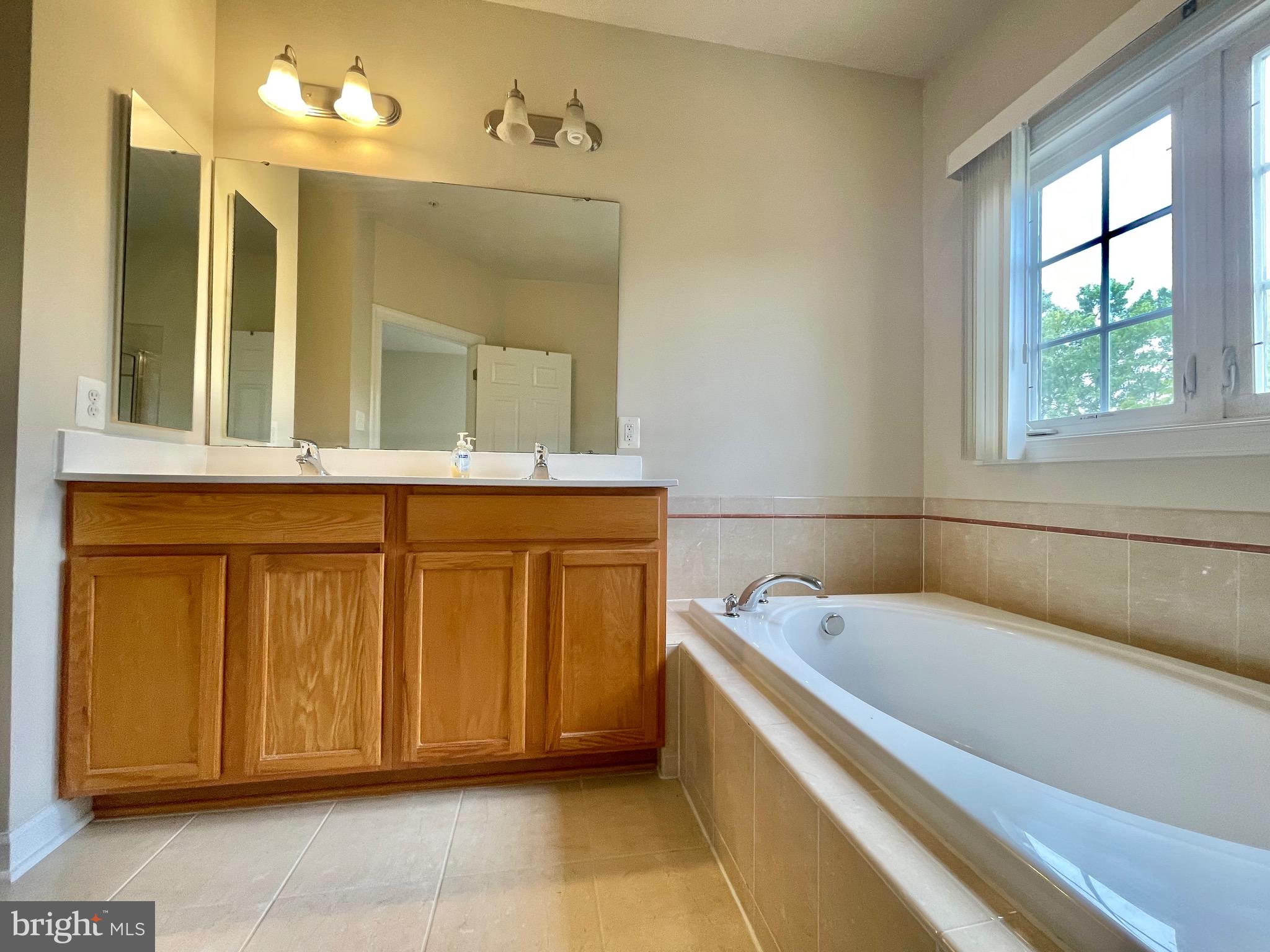 VILLAGES OF URBANA - Residential Lease