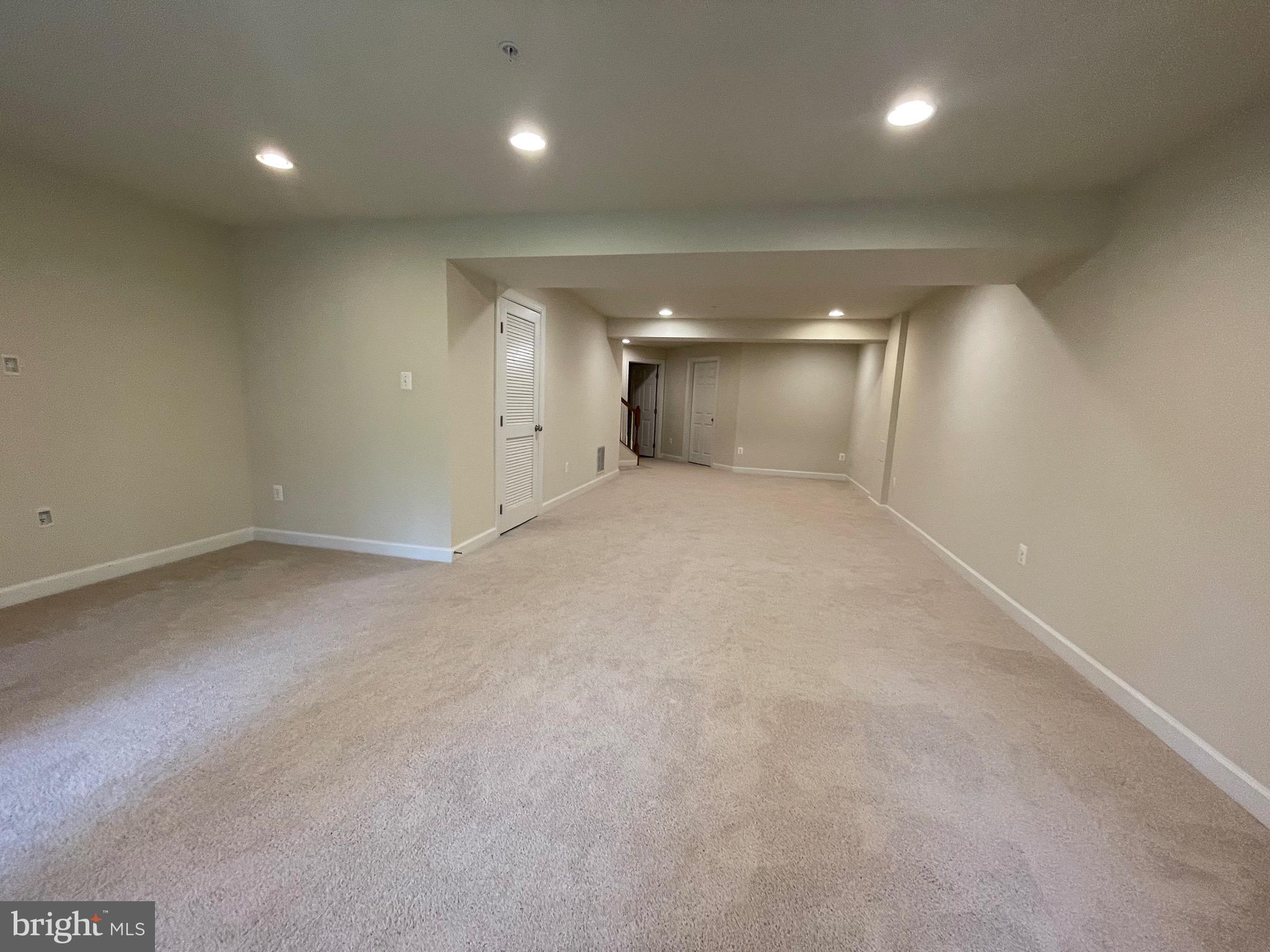 VILLAGES OF URBANA - Residential Lease