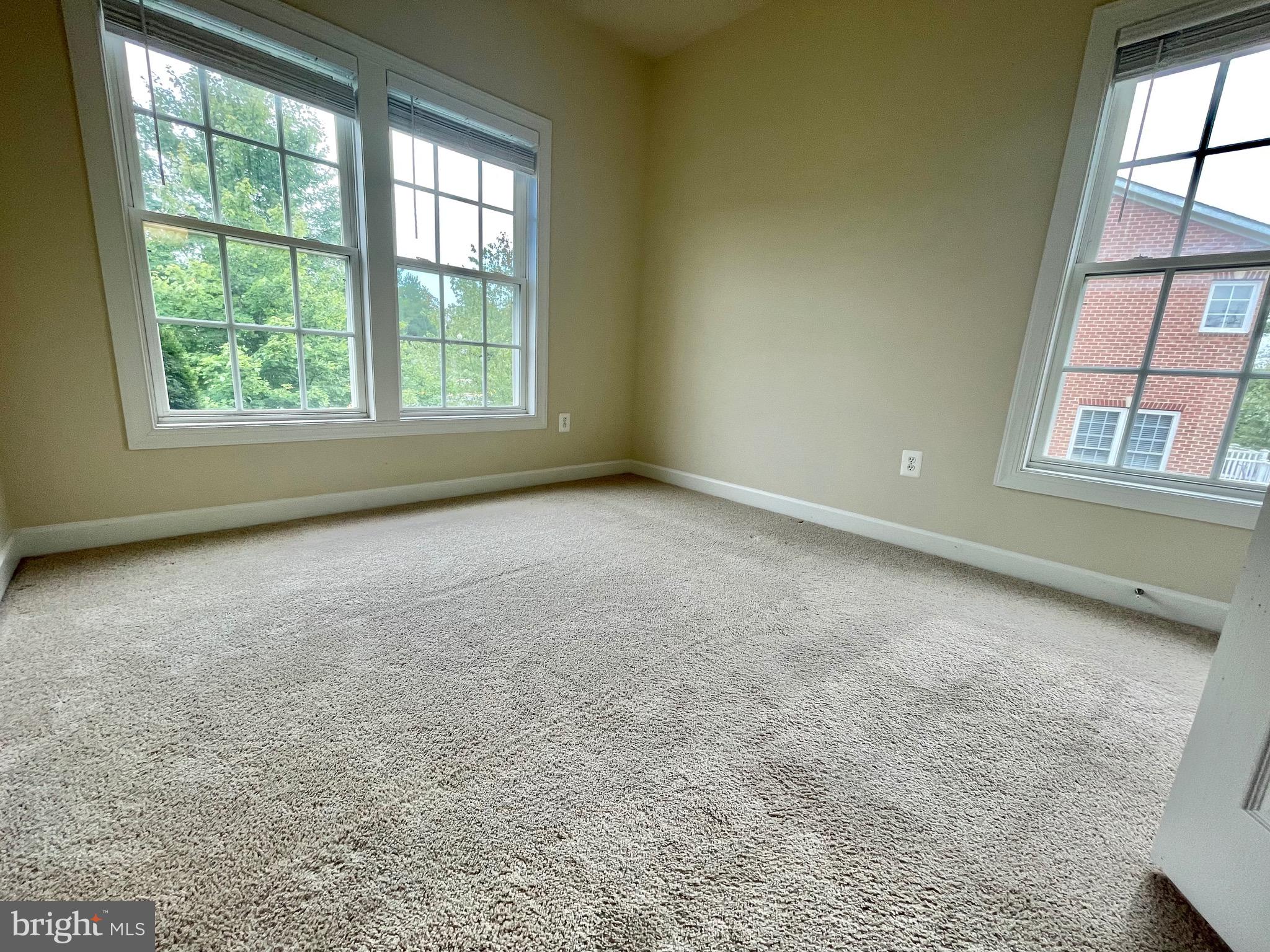 VILLAGES OF URBANA - Residential Lease