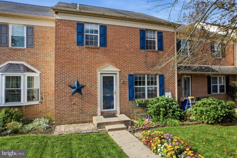 Townhouse For Sale - 129 Goshen Road<br/> Montgomery County, SCHWENKSVILLE, PA 19473