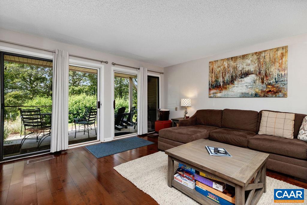 2046 STONE RIDGE CONDOS