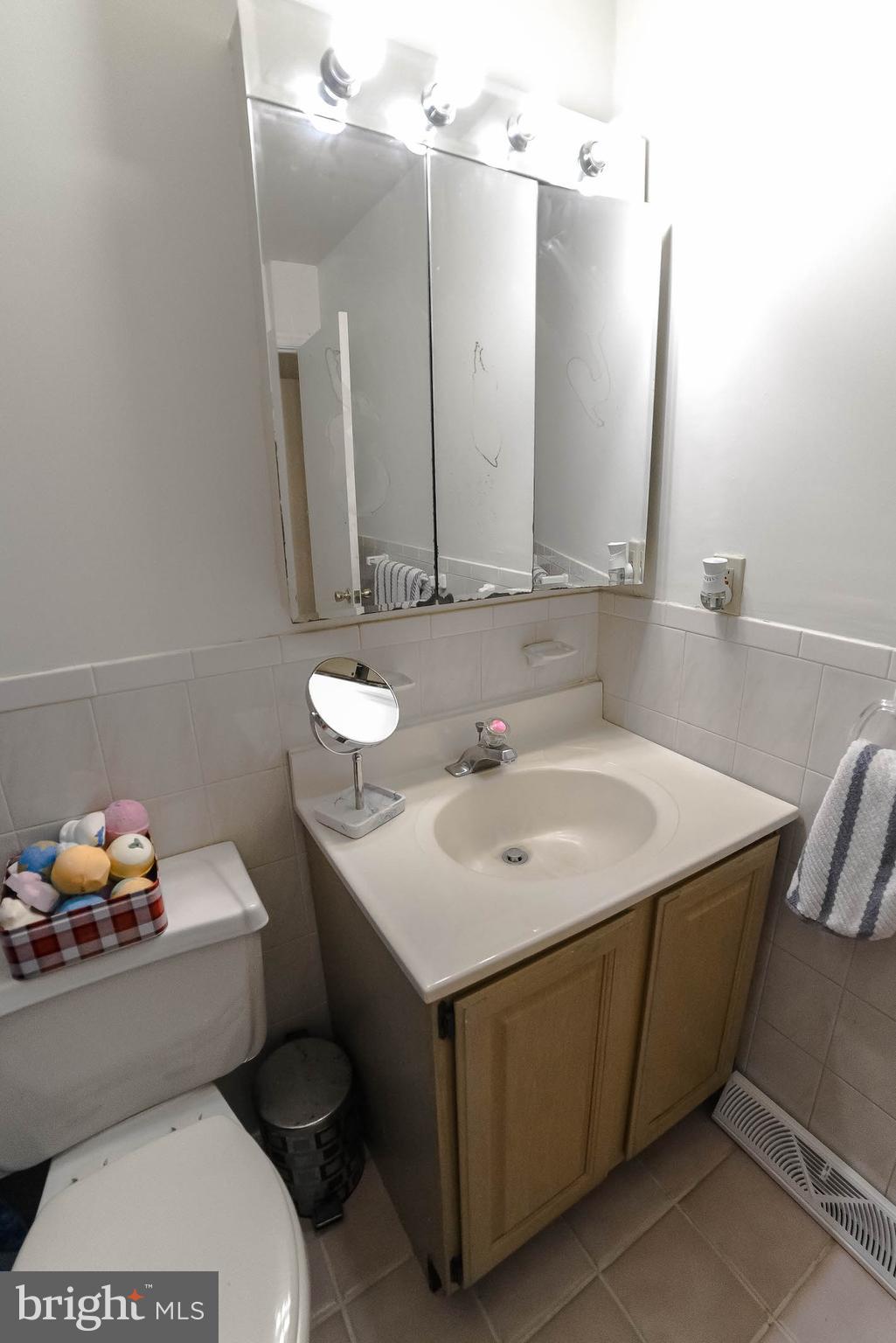 INDIAN HEAD MANOR - Residential