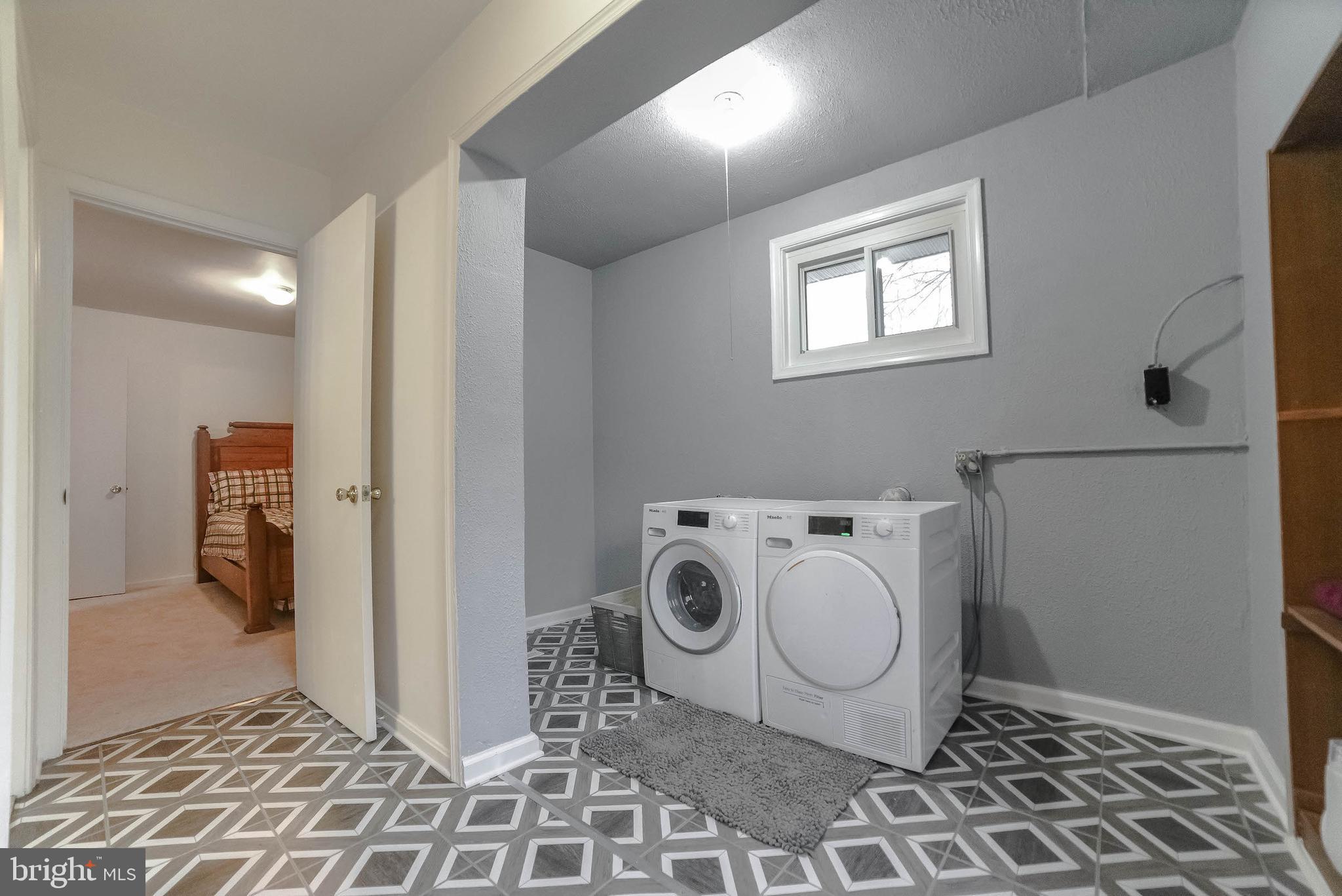 INDIAN HEAD MANOR - Residential