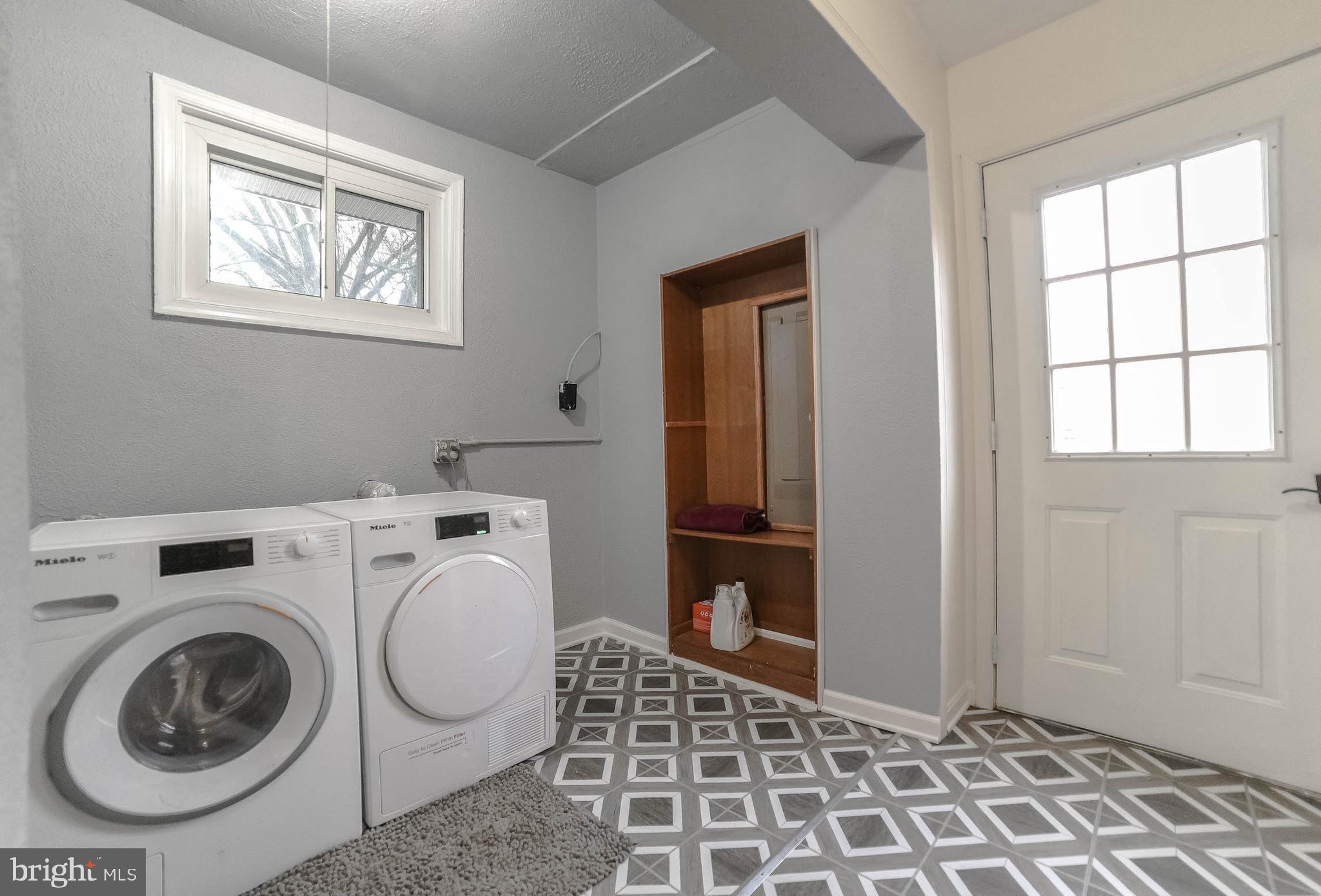 INDIAN HEAD MANOR - Residential