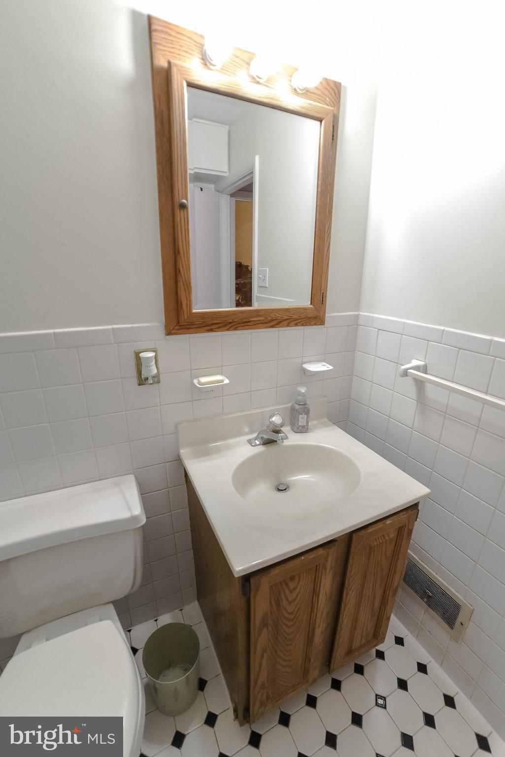 INDIAN HEAD MANOR - Residential