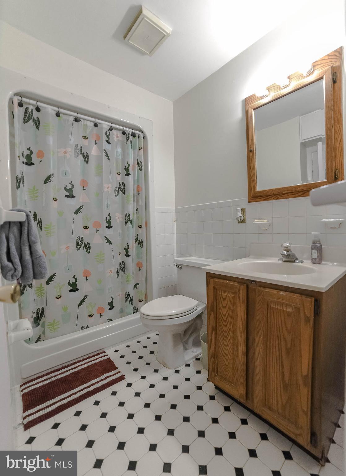 INDIAN HEAD MANOR - Residential