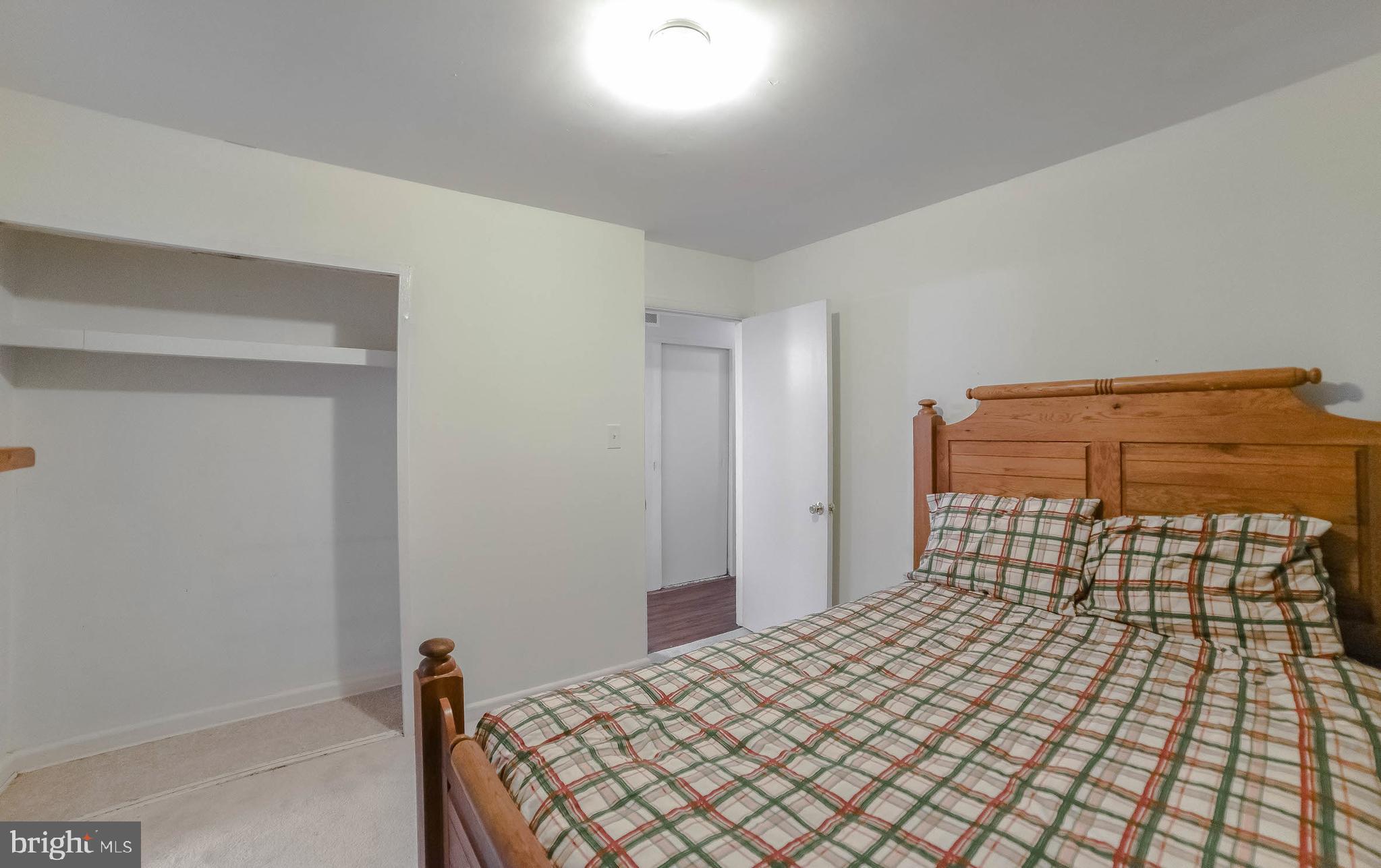 INDIAN HEAD MANOR - Residential