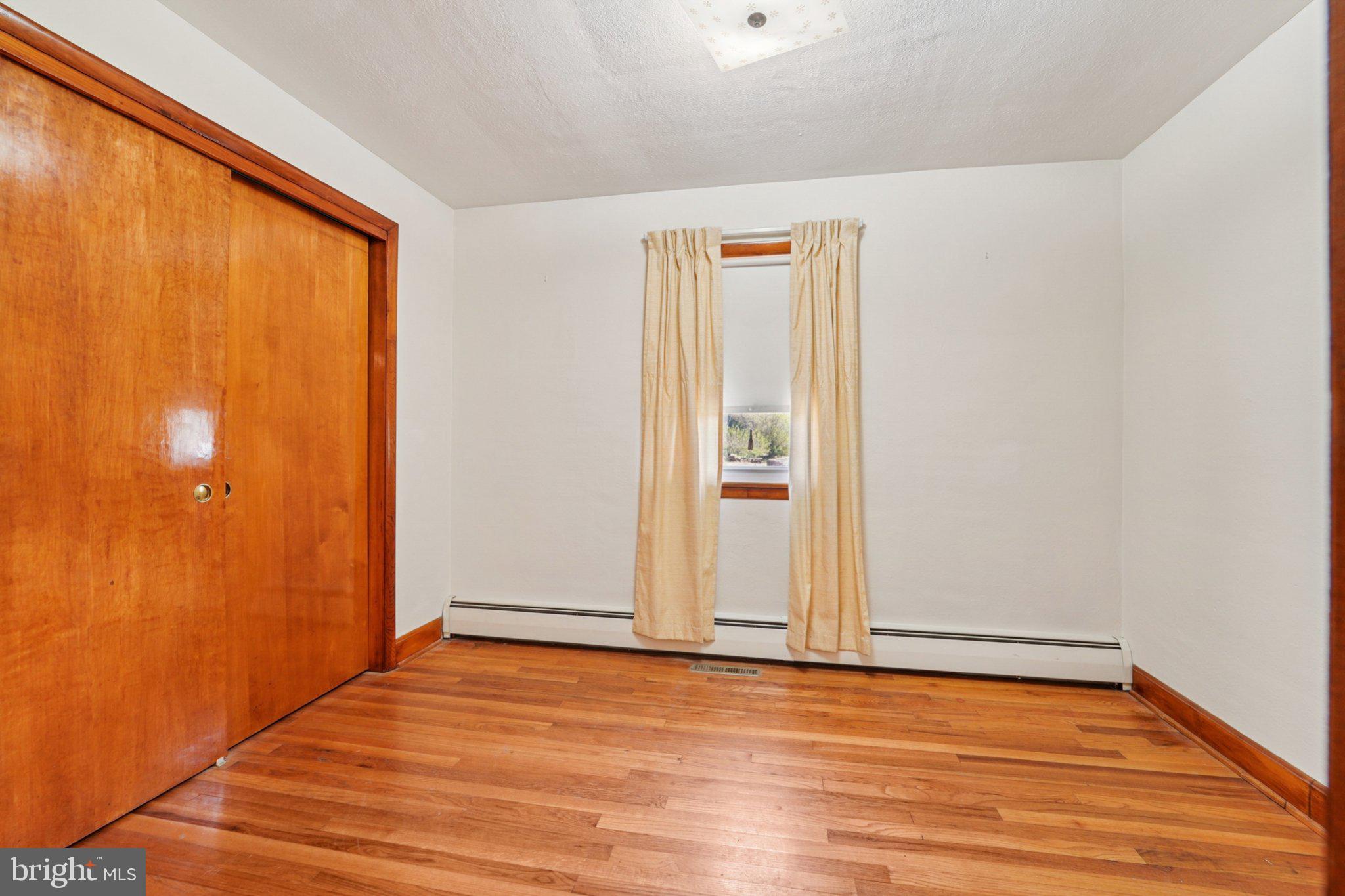 POINT OF ROCKS ESTATES - Residential