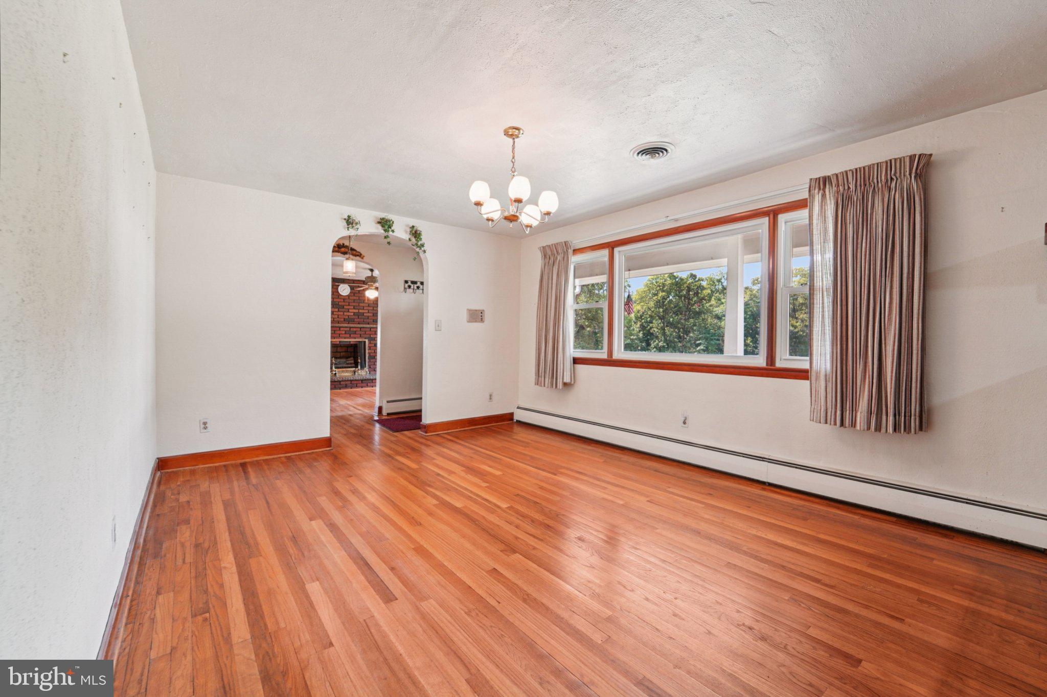 POINT OF ROCKS ESTATES - Residential