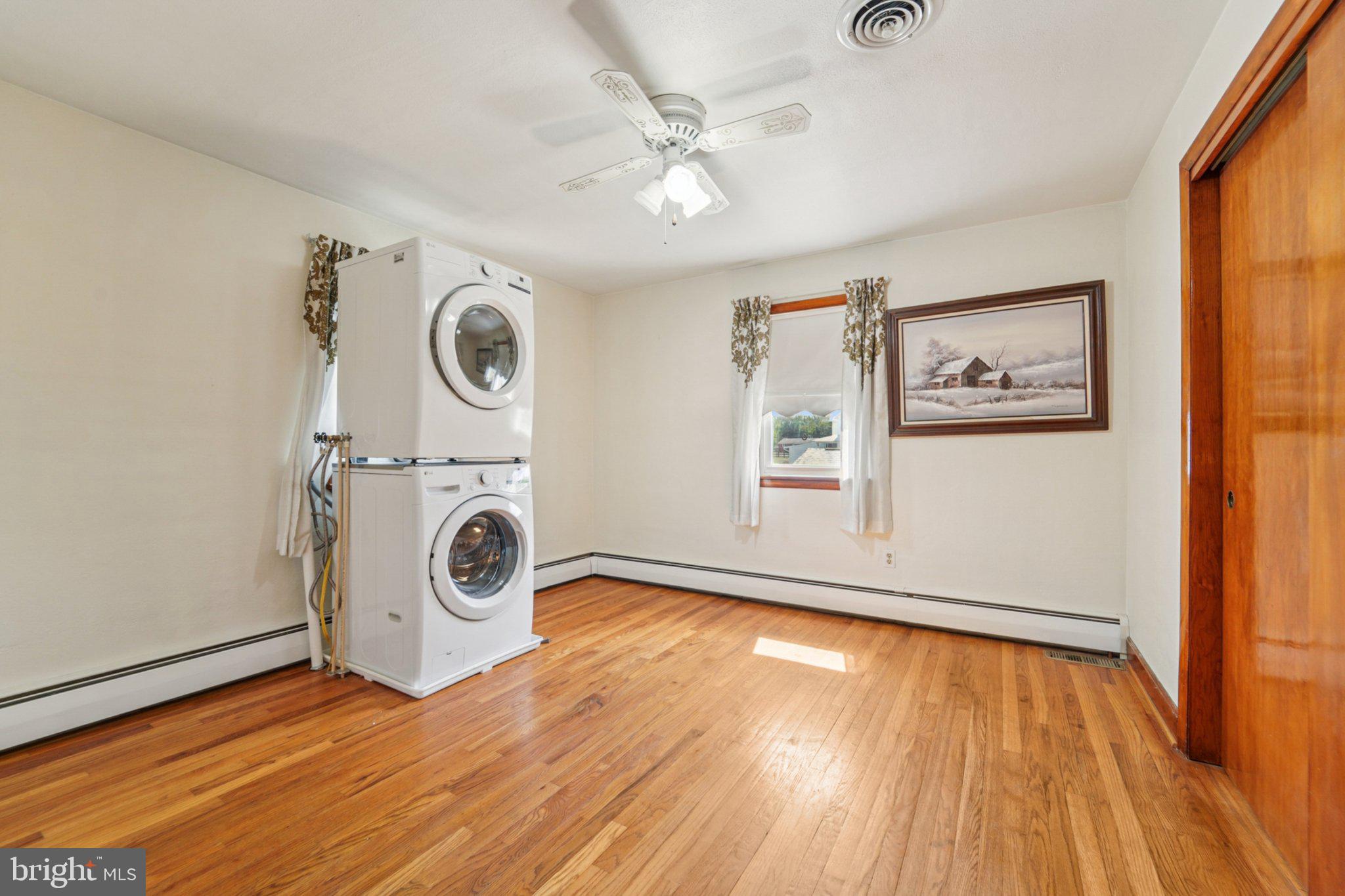 POINT OF ROCKS ESTATES - Residential