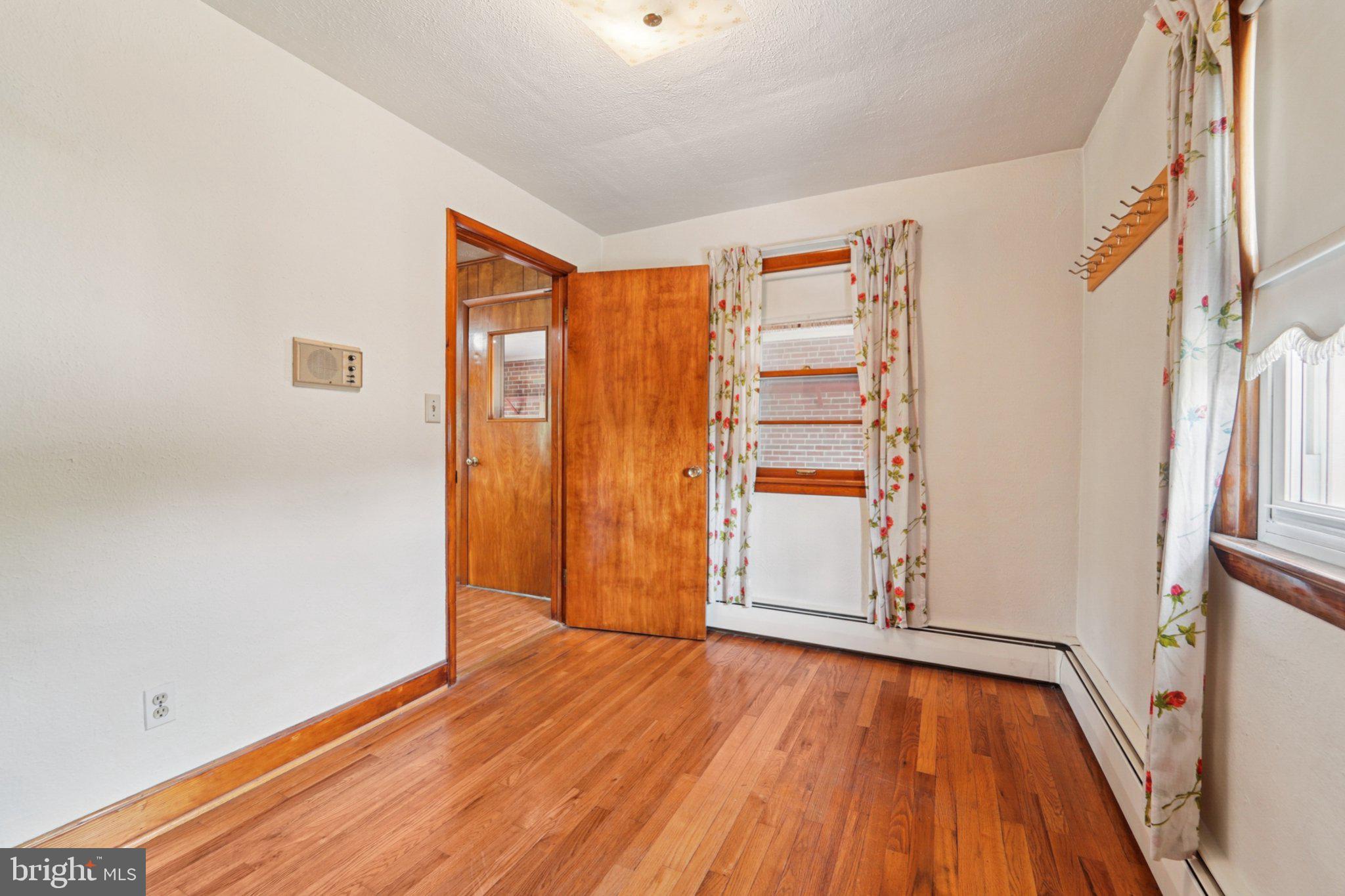 POINT OF ROCKS ESTATES - Residential