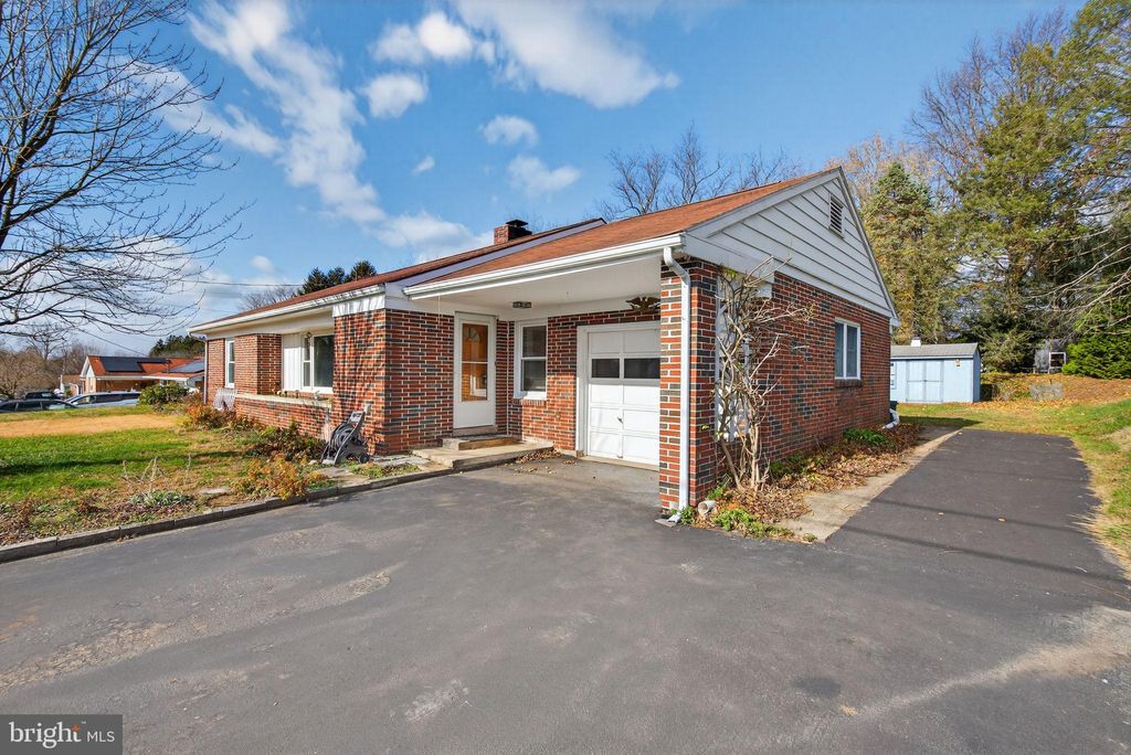 Photo of 7710 Valleyview Avenue, HARRISBURG, PA 17112 (MLS # PADA2052174)