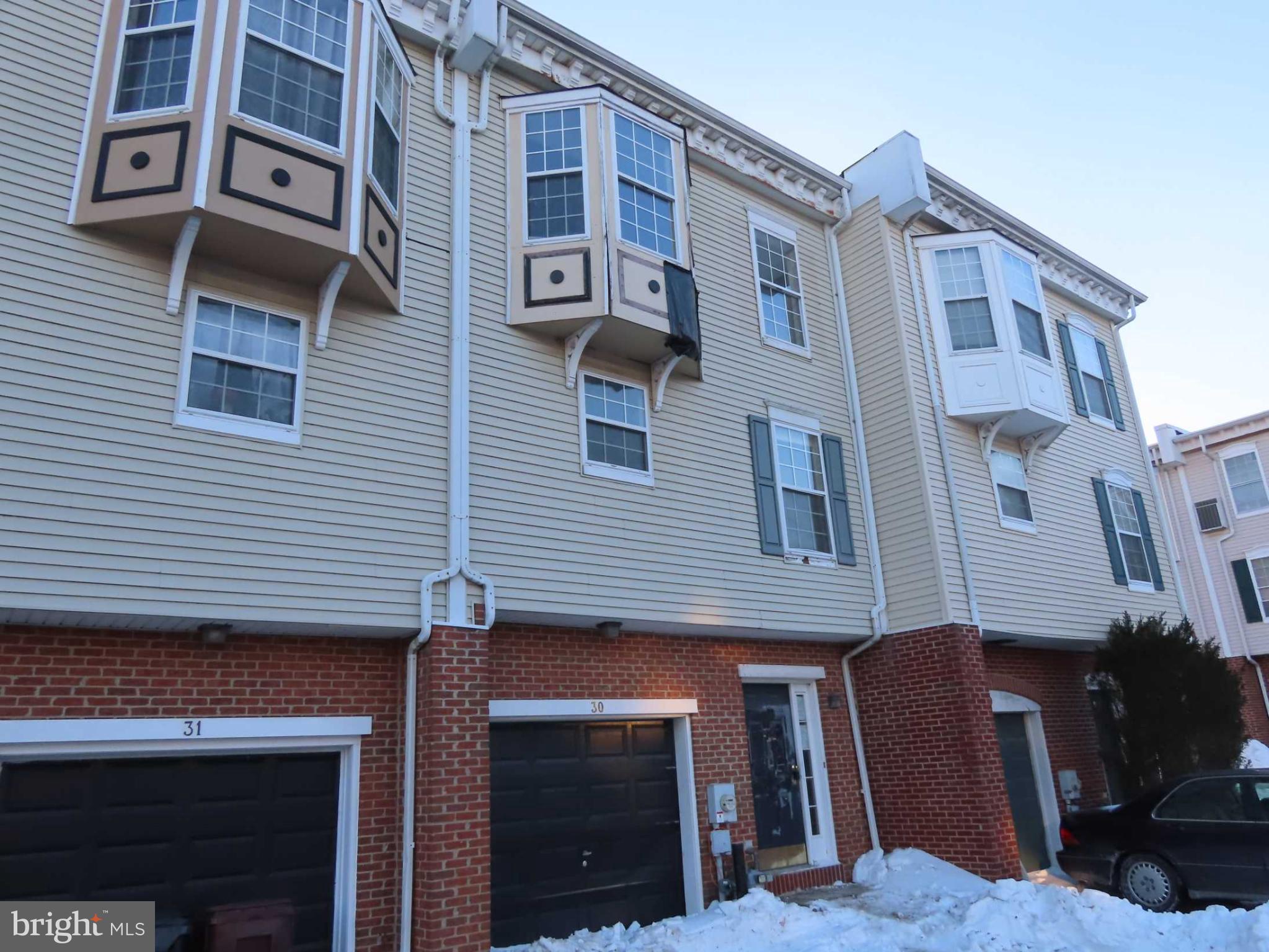 MCCAULLEY COURT - Residential