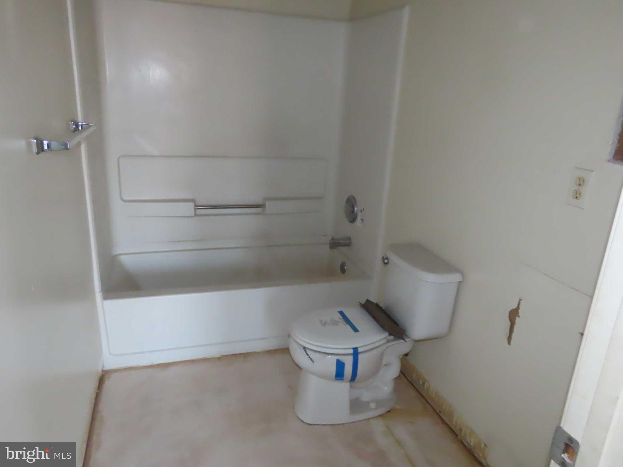 MCCAULLEY COURT - Residential