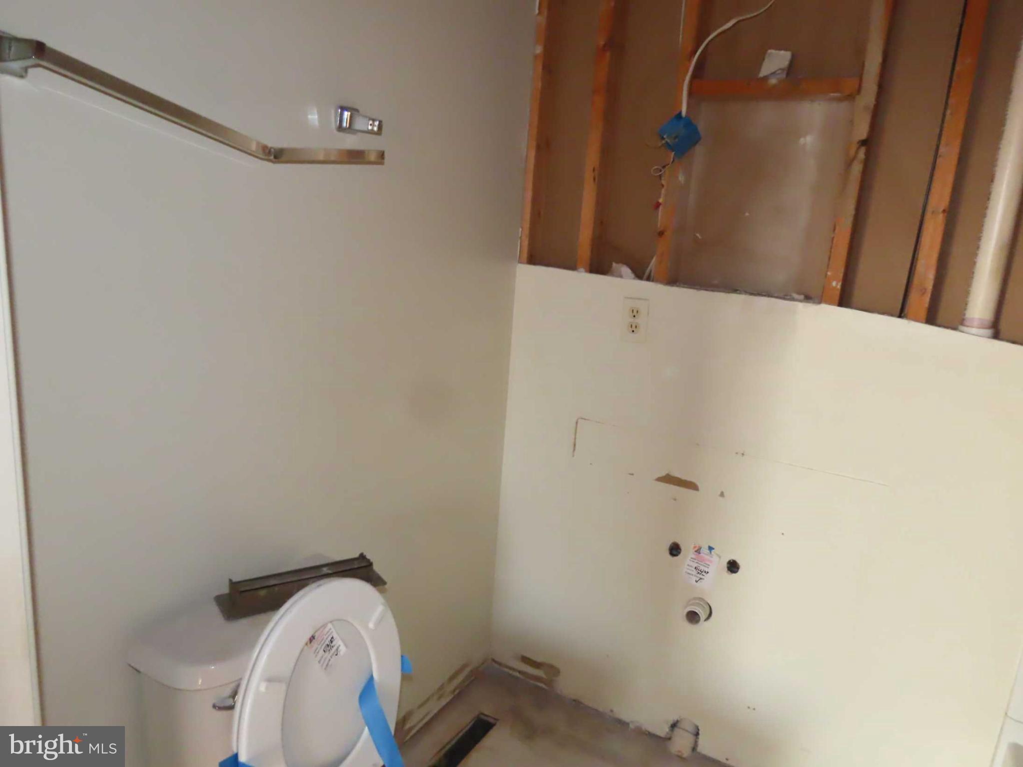 MCCAULLEY COURT - Residential