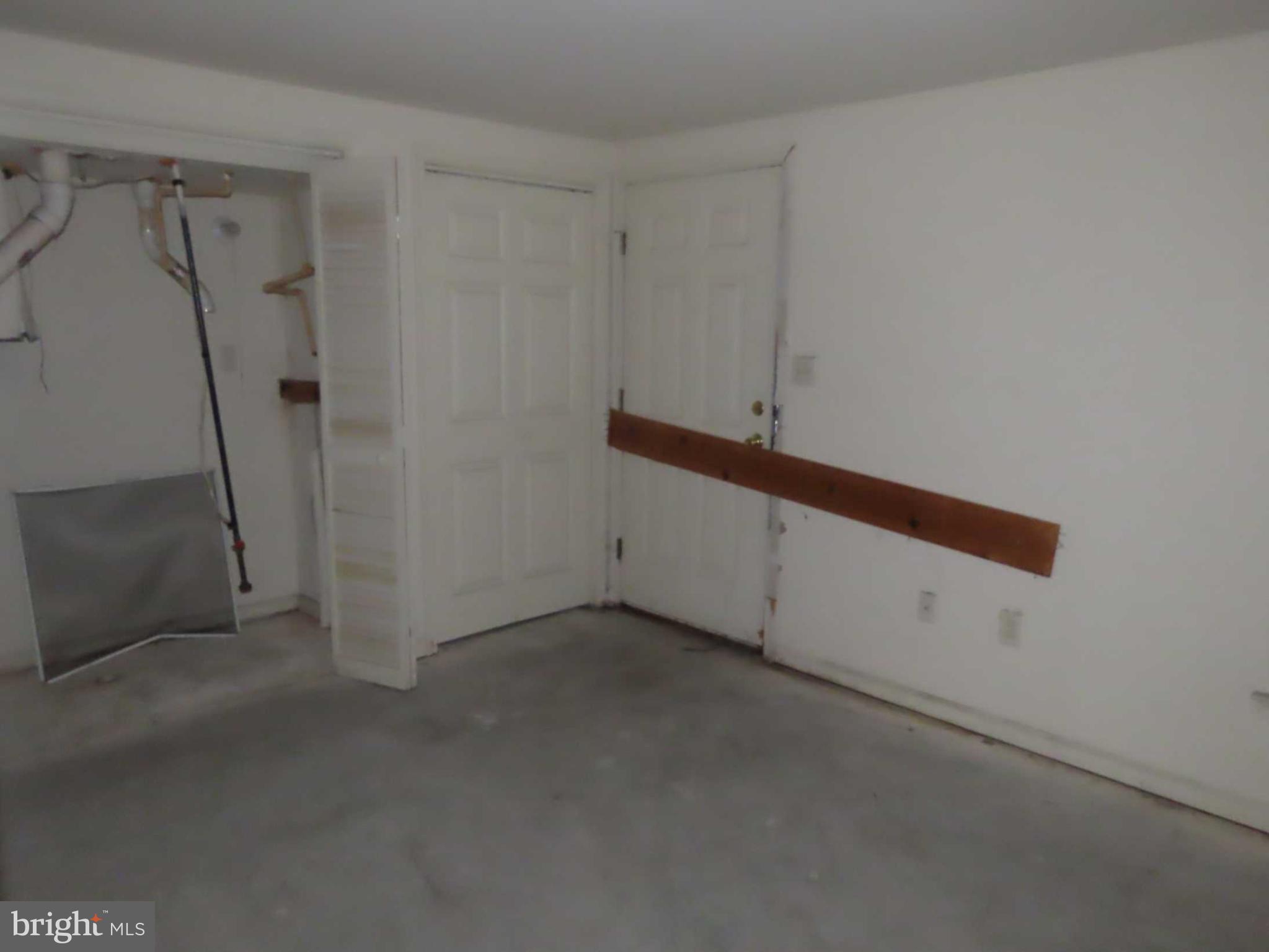 MCCAULLEY COURT - Residential