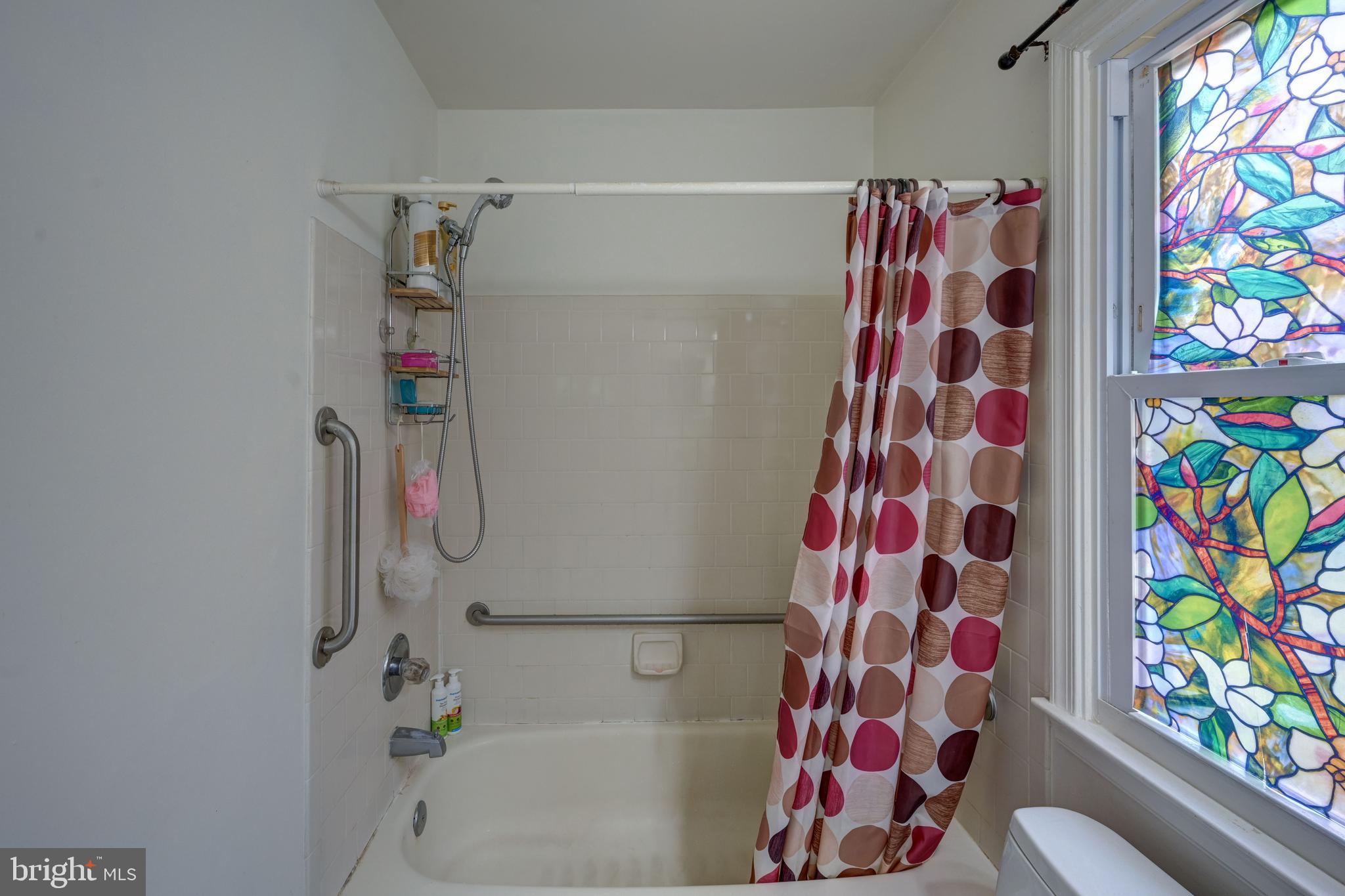 TOLL HOUSE - Residential Lease